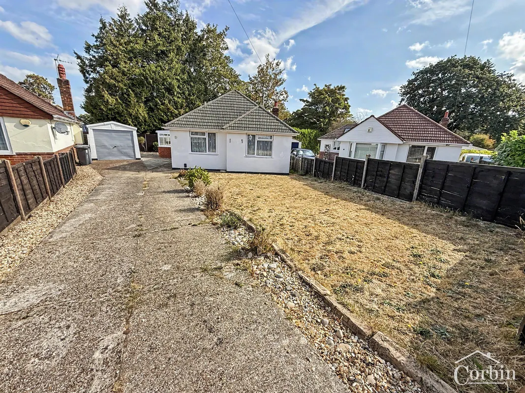 Howton Close, Bournemouth, 5, BH10
