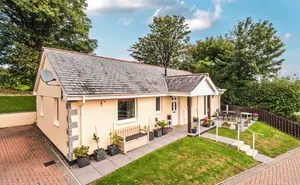 Click for details The Laurels, St. Anns Chapel, Gunnislake, Cornwall, PL18 photo