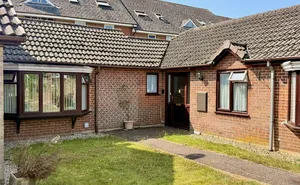Click for details Fairfield Gardens, Honiton, EX14 photo