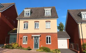 Click for details Amethyst Drive, Teignmouth, Devon, TQ14 photo