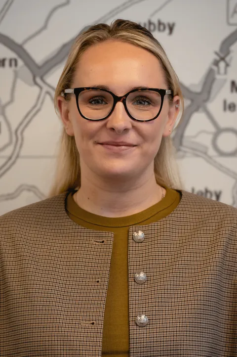 Lucy Craven (nee Turner) BSc Hons MRICS FAAV