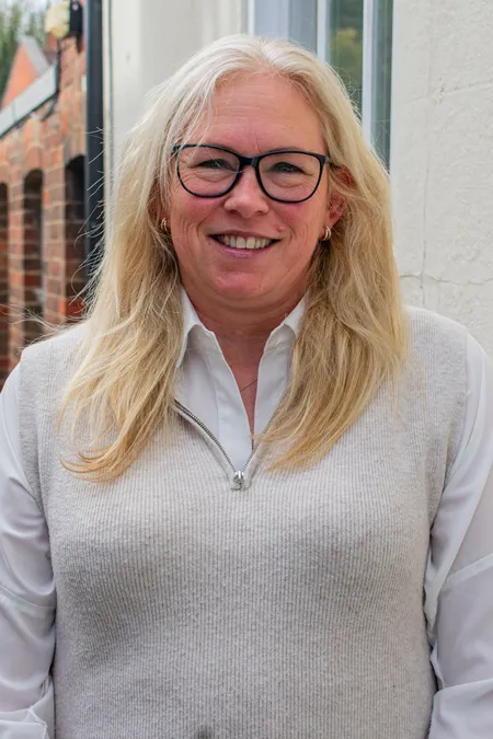 Emma Hawkings-Byass photo