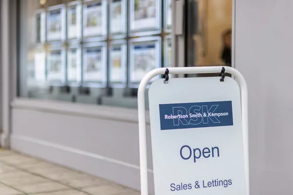 Robertson Smith & Kempson | Estate agents in Ealing, value my property