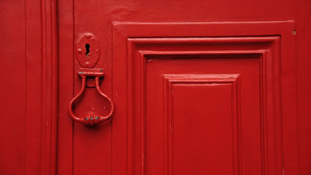 https://mr3.homeflow-assets.co.uk/files/media/image/0000/0000/d6acda764c874bac7f4a20d6a838c1b6/Red-Door-Homes-Image-2.jpg
