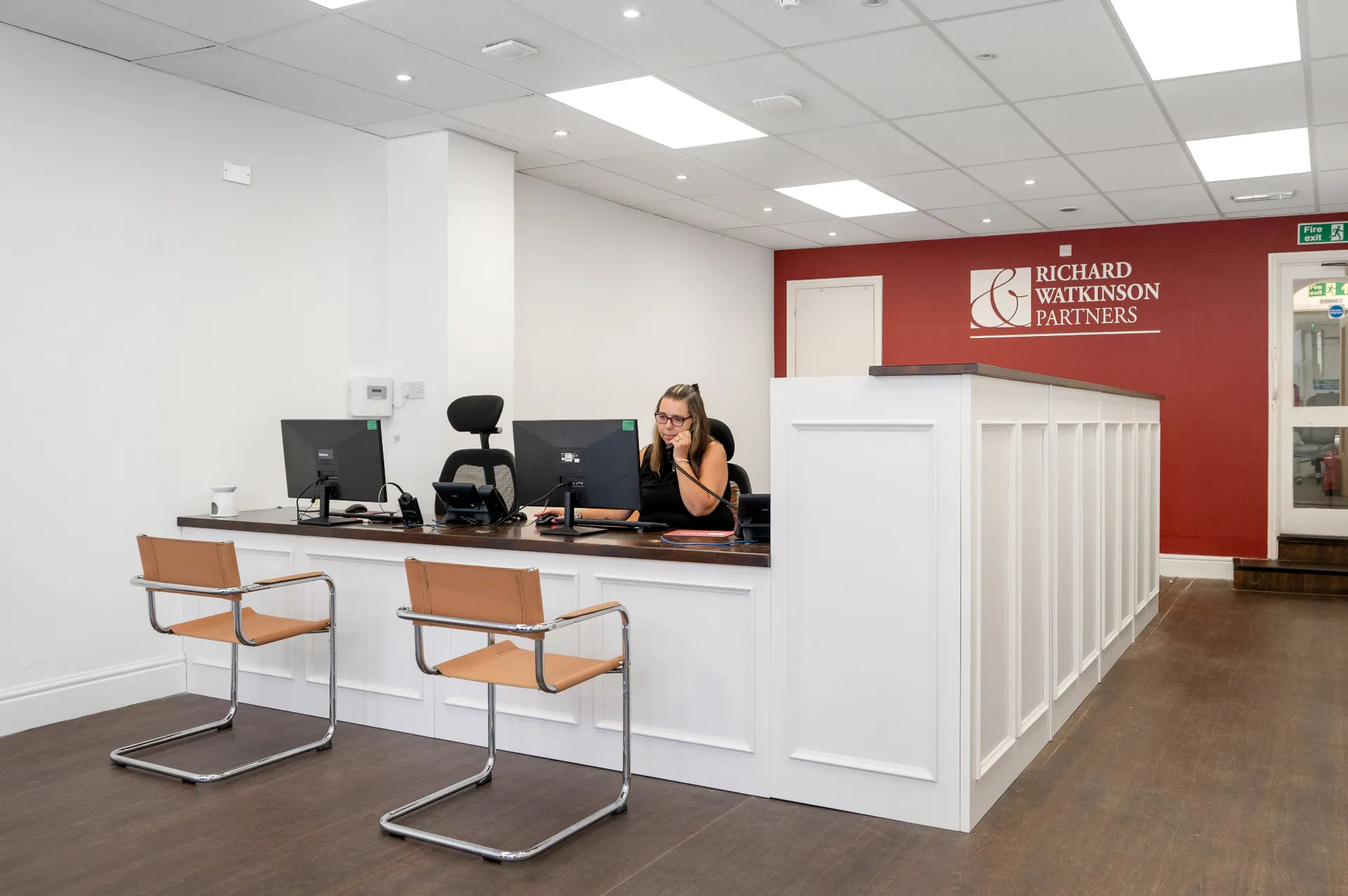 https://mr3.homeflow-assets.co.uk/files/media/image/0000/0000/1689b061720156e4bde764d92b86e5c1/RW-Newark-Office-PH-52.jpg