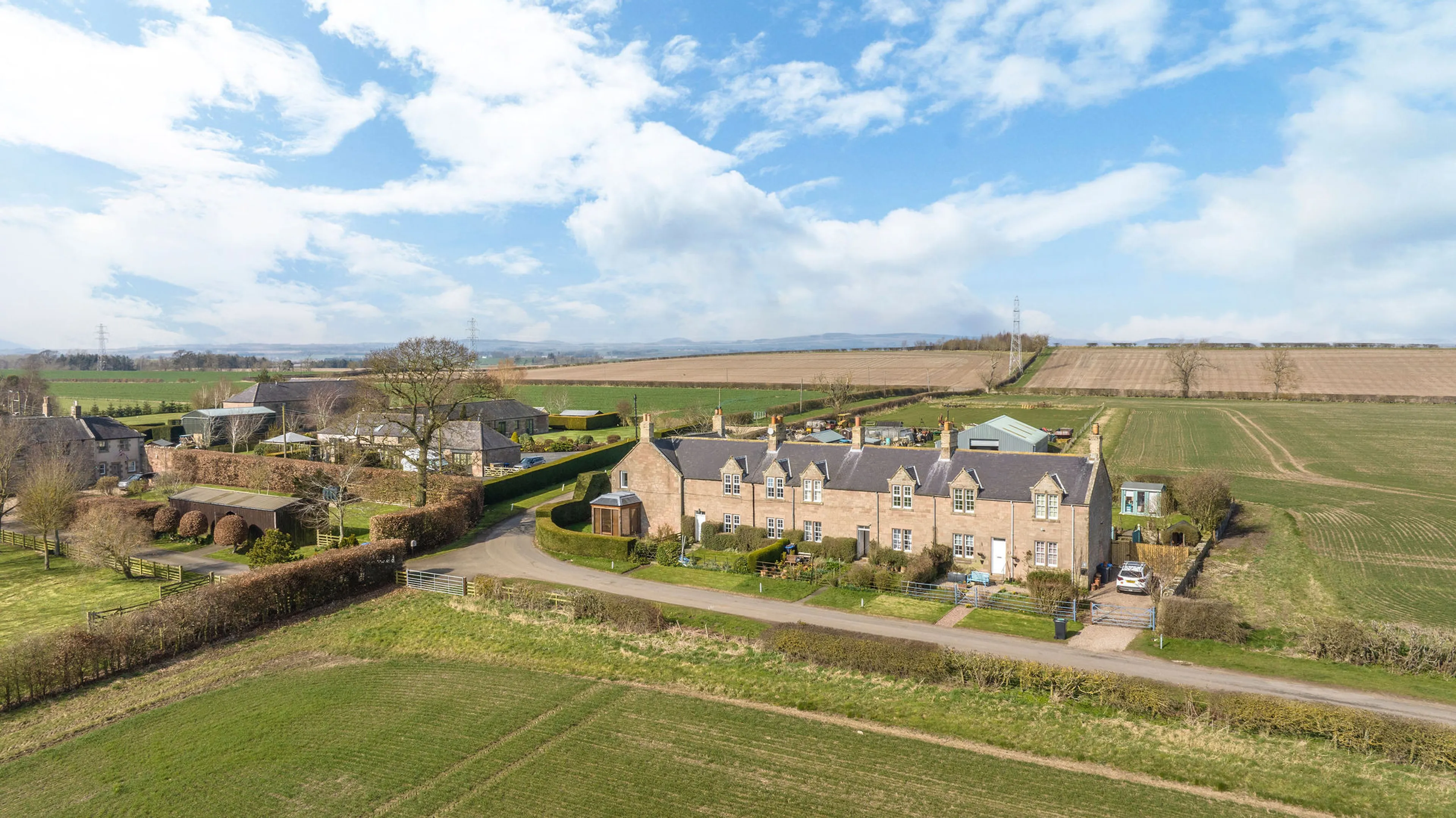 https://mr3.homeflow-assets.co.uk/files/media/image/0000/0000/3115591f9d4d00fa5786a3b280dc5a91/2ButterlawFarmCottage(12).jpg