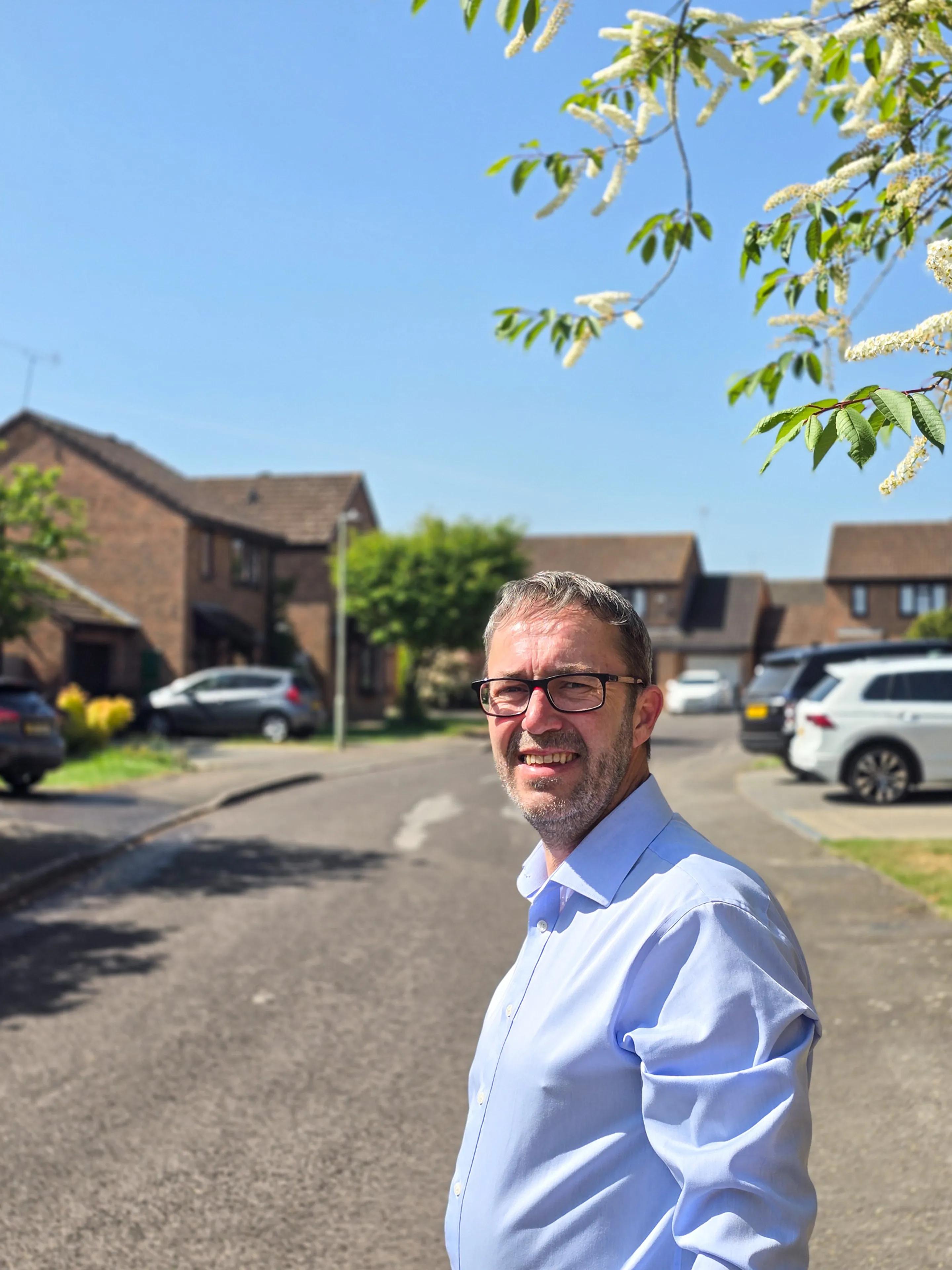 https://mr3.homeflow-assets.co.uk/files/media/image/0000/0000/344b162f7228bbd164dcea8c608e108c/bespoke-estate-agents-reading-local-street-agent.jpg.jpg