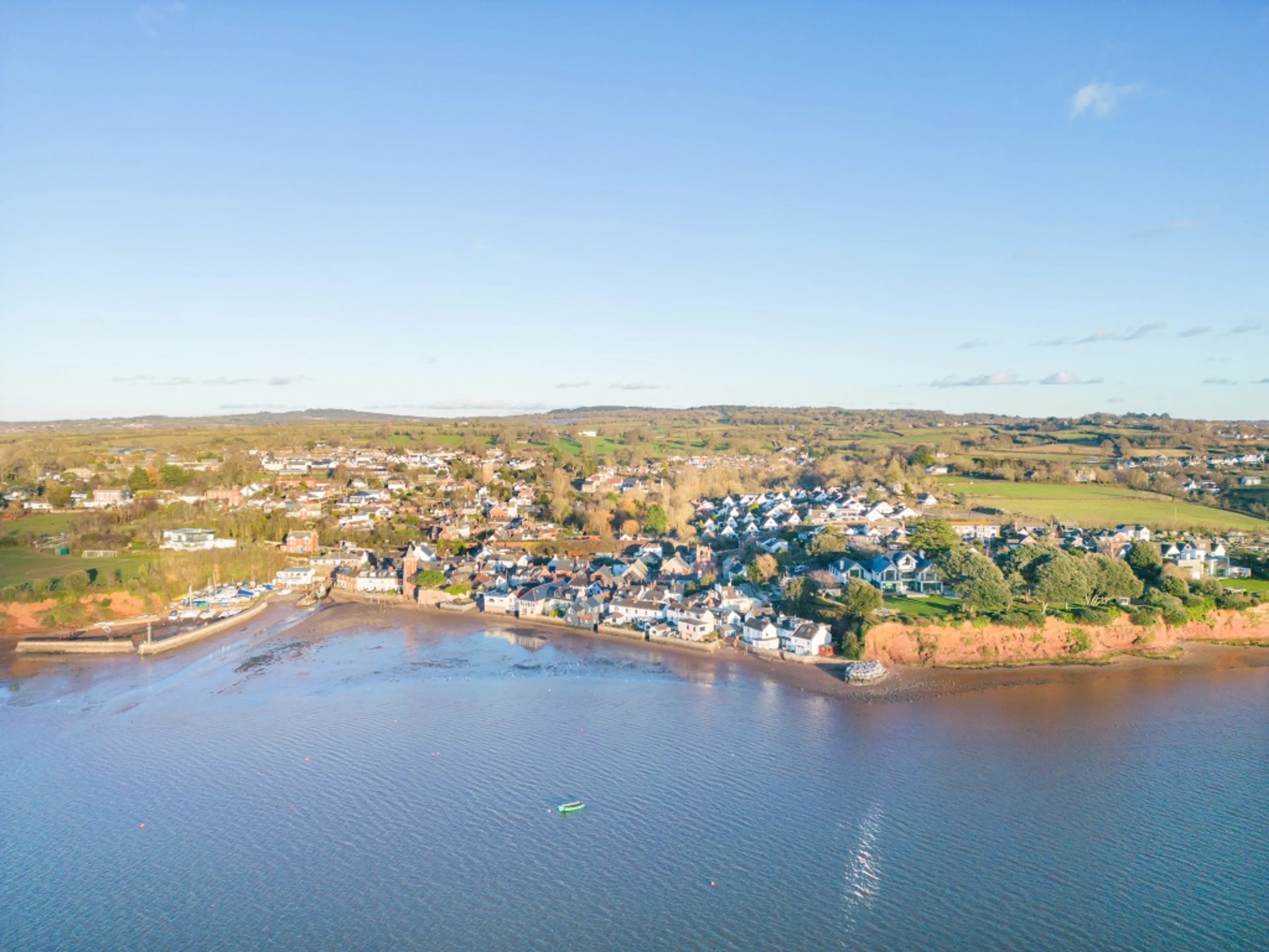 https://mr3.homeflow-assets.co.uk/files/media/image/0000/0000/3e0363f9f40f9d80b0dc9c9c98a496ab/Lympstone1(Medium).jpg