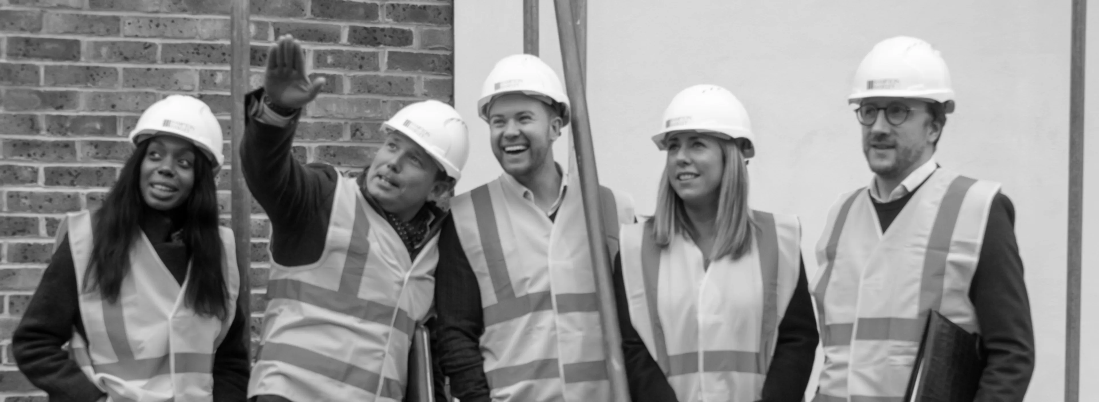 https://mr3.homeflow-assets.co.uk/files/media/image/0000/0000/49abacb02dddaa6dd482a3ae4cdcf991/developments-team.png