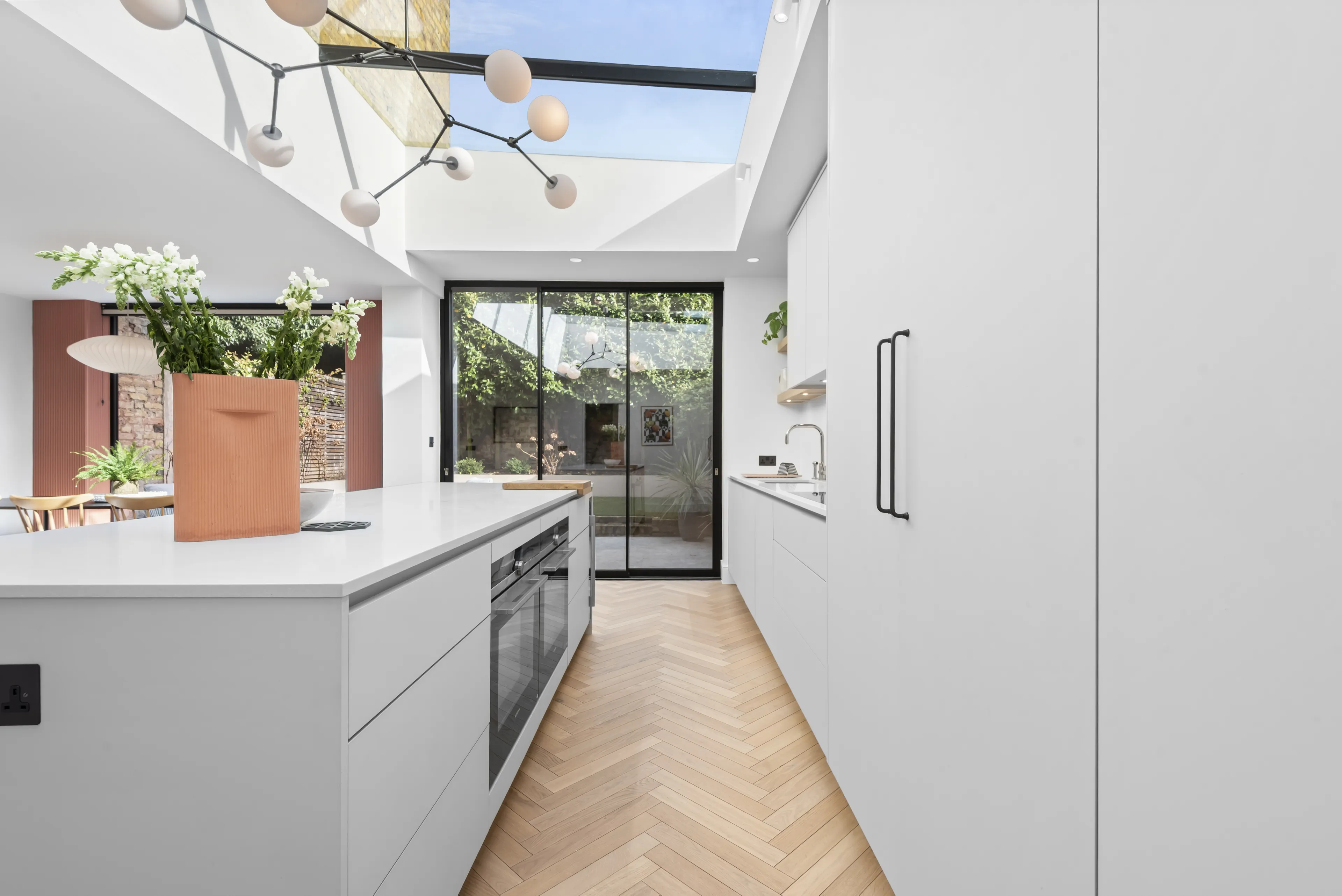 https://mr3.homeflow-assets.co.uk/files/media/image/0000/0000/67fd5a9693d0a37fd2c9506253cef075/inside-beautiful-home.jpg