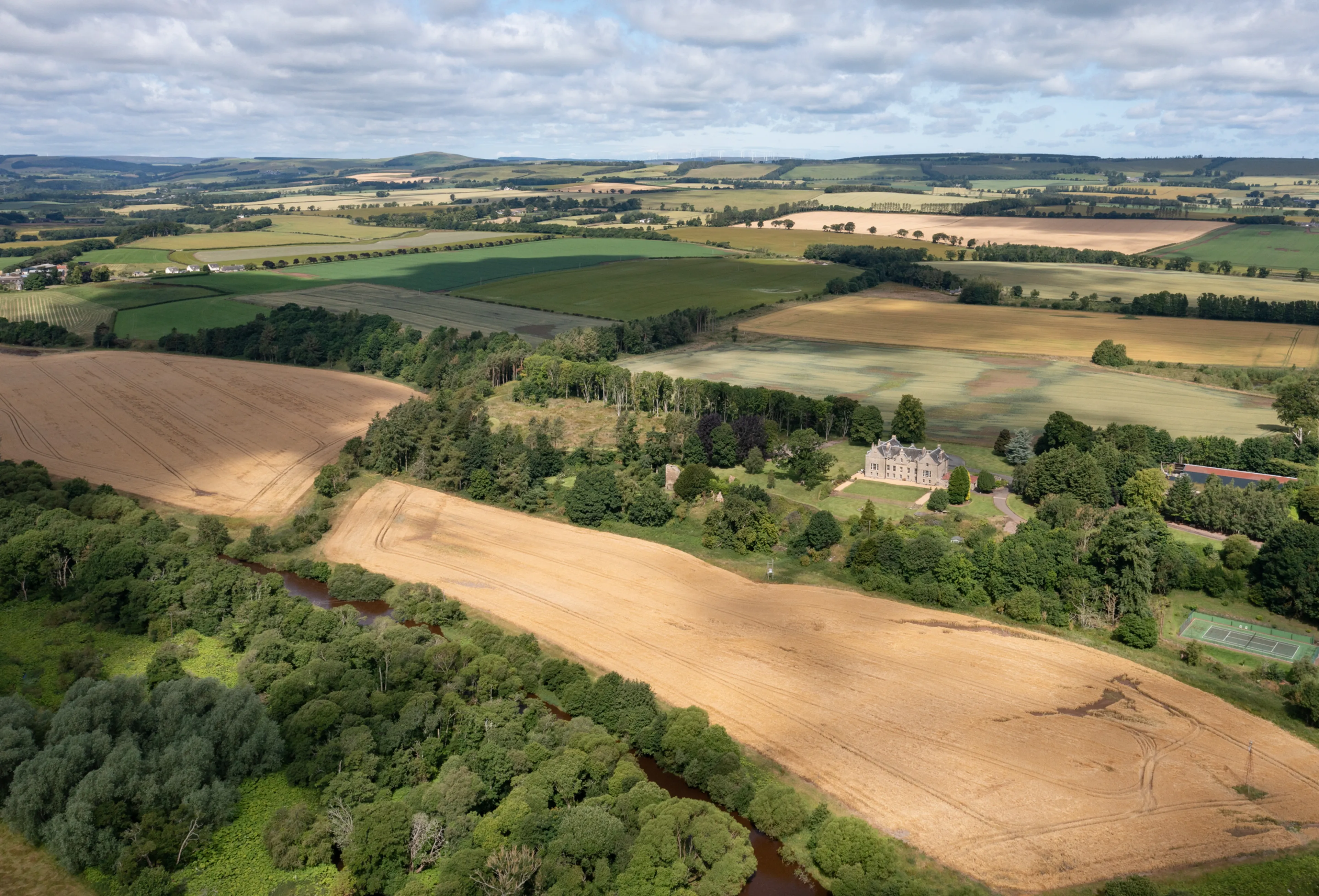https://mr3.homeflow-assets.co.uk/files/media/image/0000/0000/7f6be4fe778a1bb609617182bafdb8d3/Blanerne077.jpg