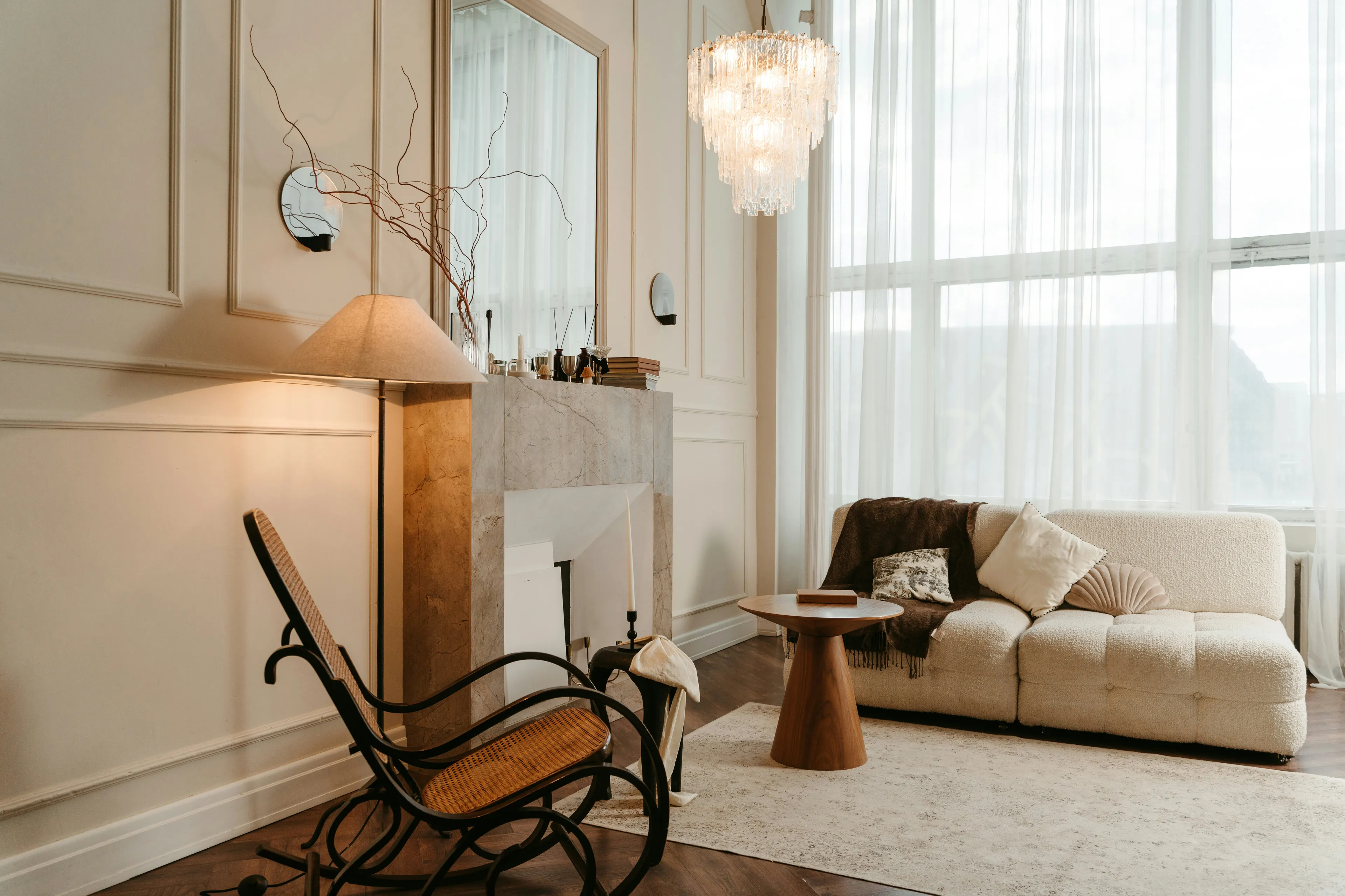 https://mr3.homeflow-assets.co.uk/files/media/image/0000/0000/81a85c1e2715ab102cfdfbae731f69ac/polina-kuzovkova-AYLzyaNEgyA-unsplash.jpg