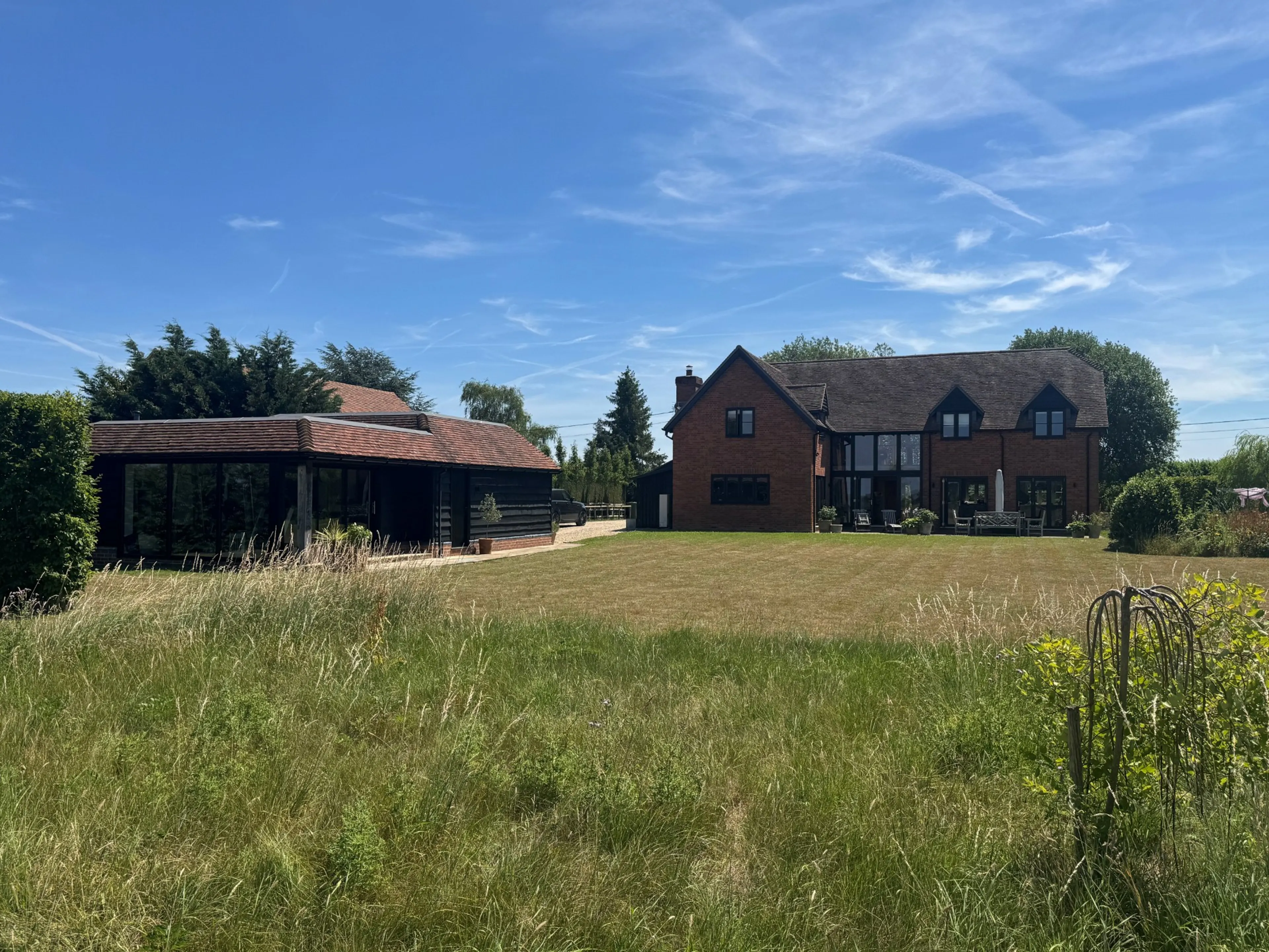 https://mr3.homeflow-assets.co.uk/files/media/image/0000/0000/9566c6bbc0a8a47e04d9954f10614f83/eb858f13-b9b7-4a82-ac7b-639f93b0a3fe.jpg