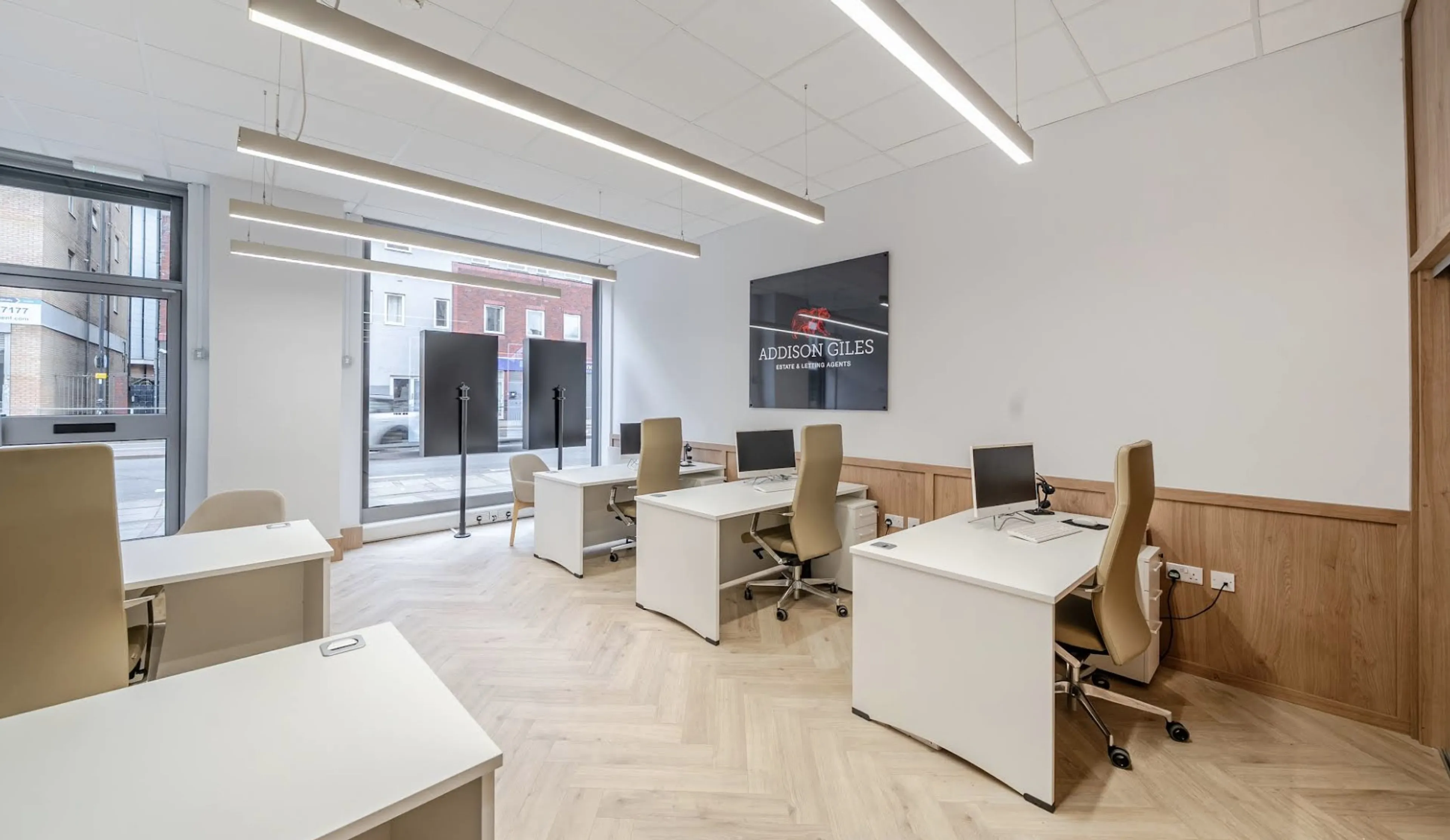 https://mr3.homeflow-assets.co.uk/files/media/image/0000/0000/ad801573664610a14144aaf5d57409ee/branch-interior.jpg