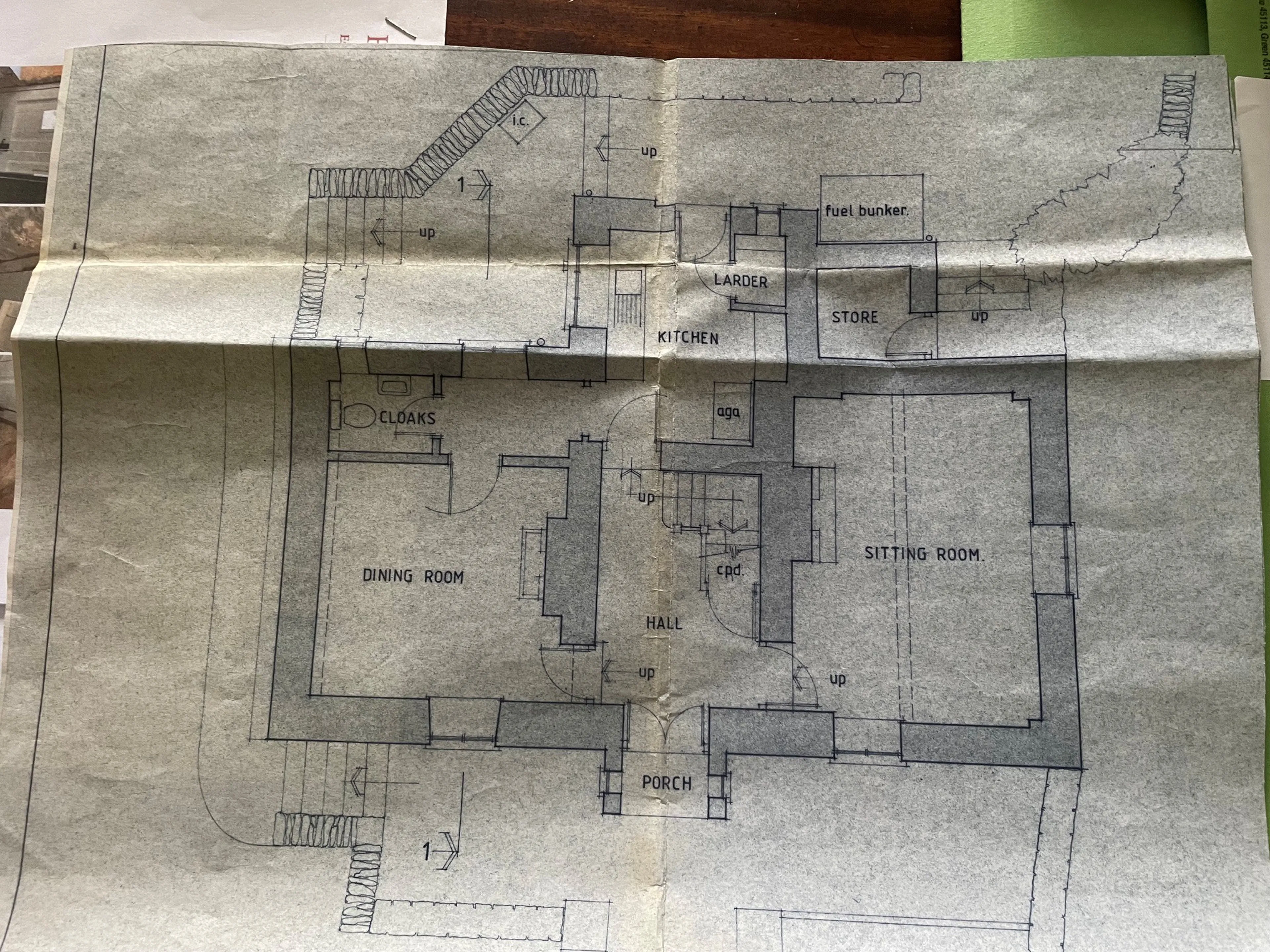https://mr3.homeflow-assets.co.uk/files/media/image/0000/0000/b55b5ba2ee3c011b978c1249421ba50e/plan_of_house.jpg