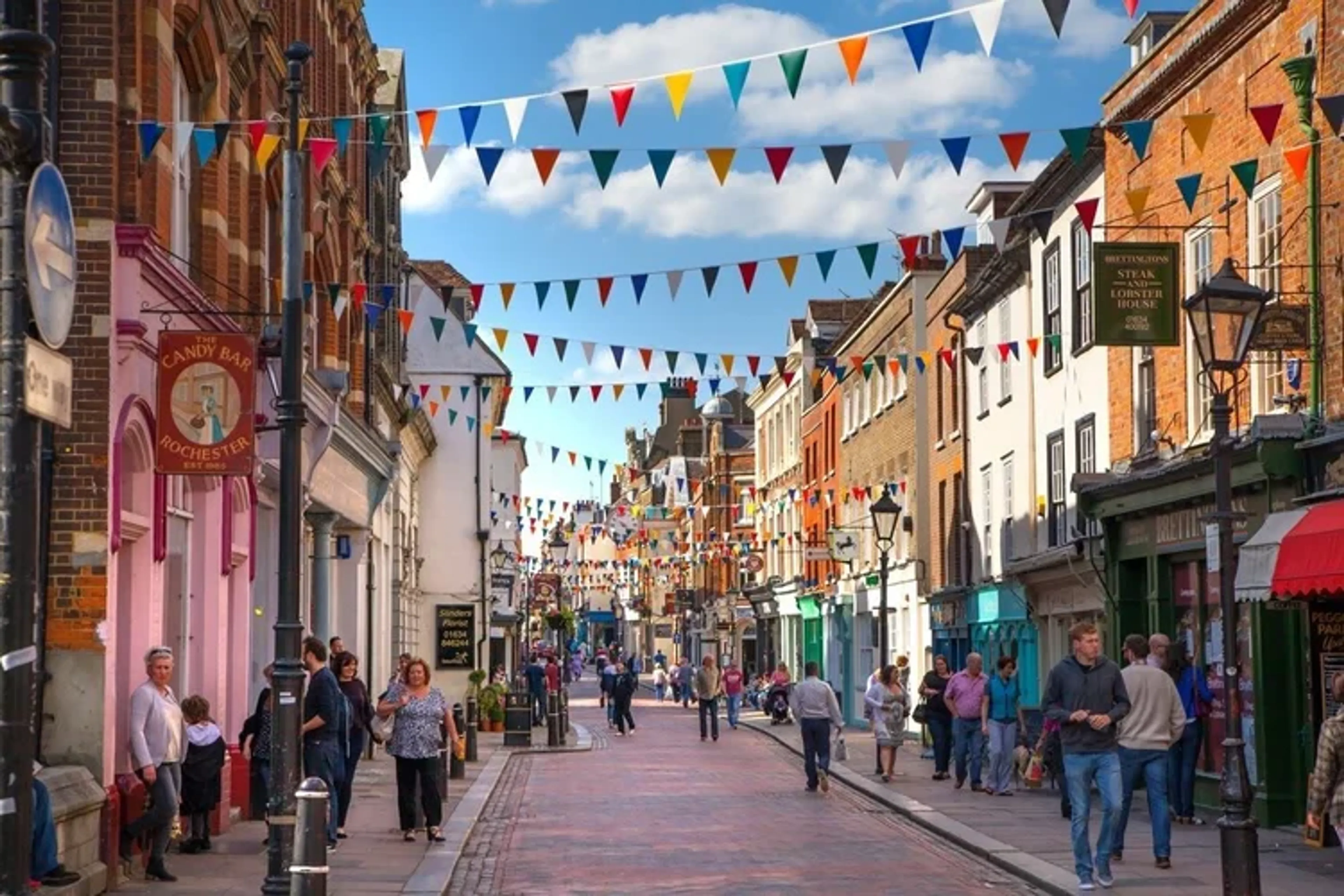 https://mr3.homeflow-assets.co.uk/files/media/image/0000/0000/c6d6f1c34d6580e4133eca99e9cfa436/property-for-sale-rochester.jpg