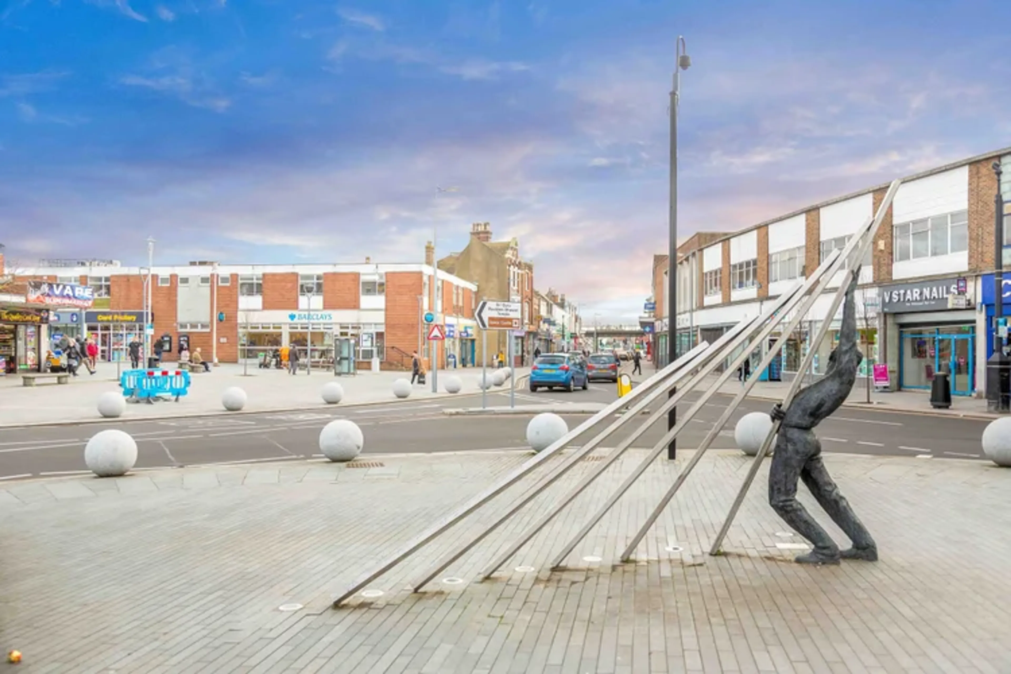 https://mr3.homeflow-assets.co.uk/files/media/image/0000/0000/c737a0fef07e7e16a38502330da3775c/Property-for-sale-in-strood.jpg