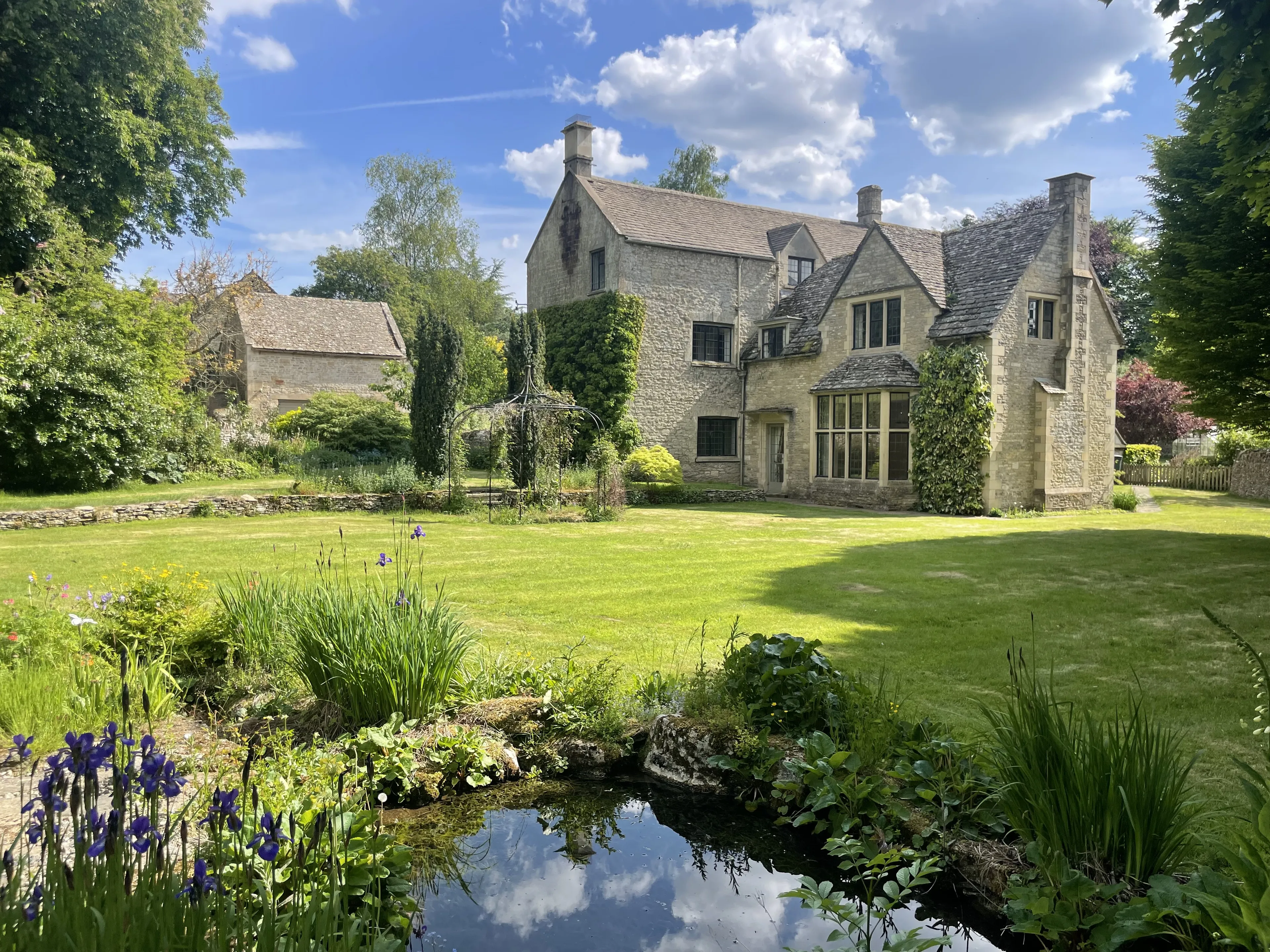 https://mr3.homeflow-assets.co.uk/files/media/image/0000/0000/ce3ad043d3c5d6ac5a4a39319981d4cf/residential_property_sales_index.JPG