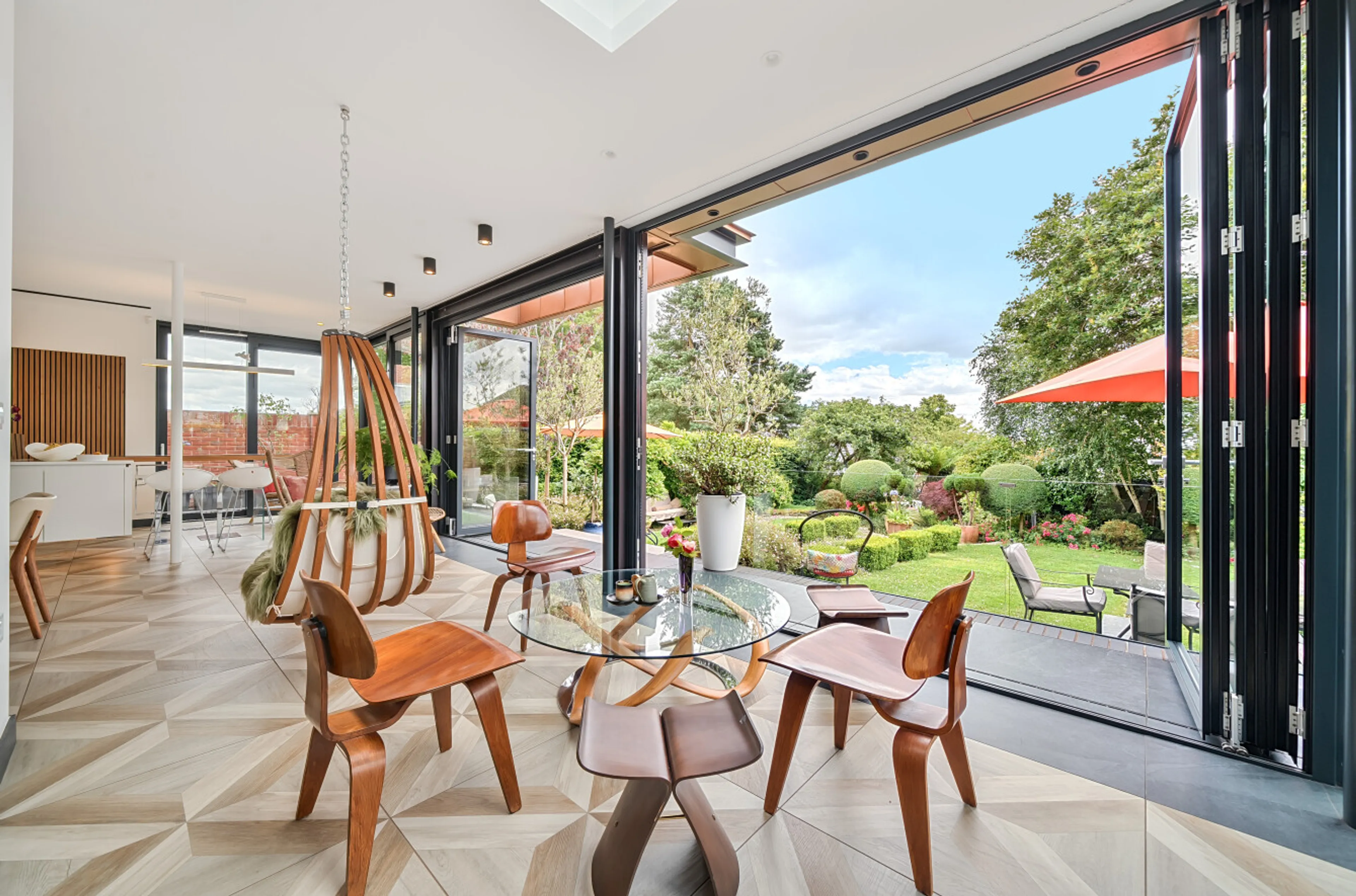 https://mr3.homeflow-assets.co.uk/files/media/image/0000/0000/d0ce6a61dec3de2139ed003a6b8e3ba7/Open-house-header.jpg