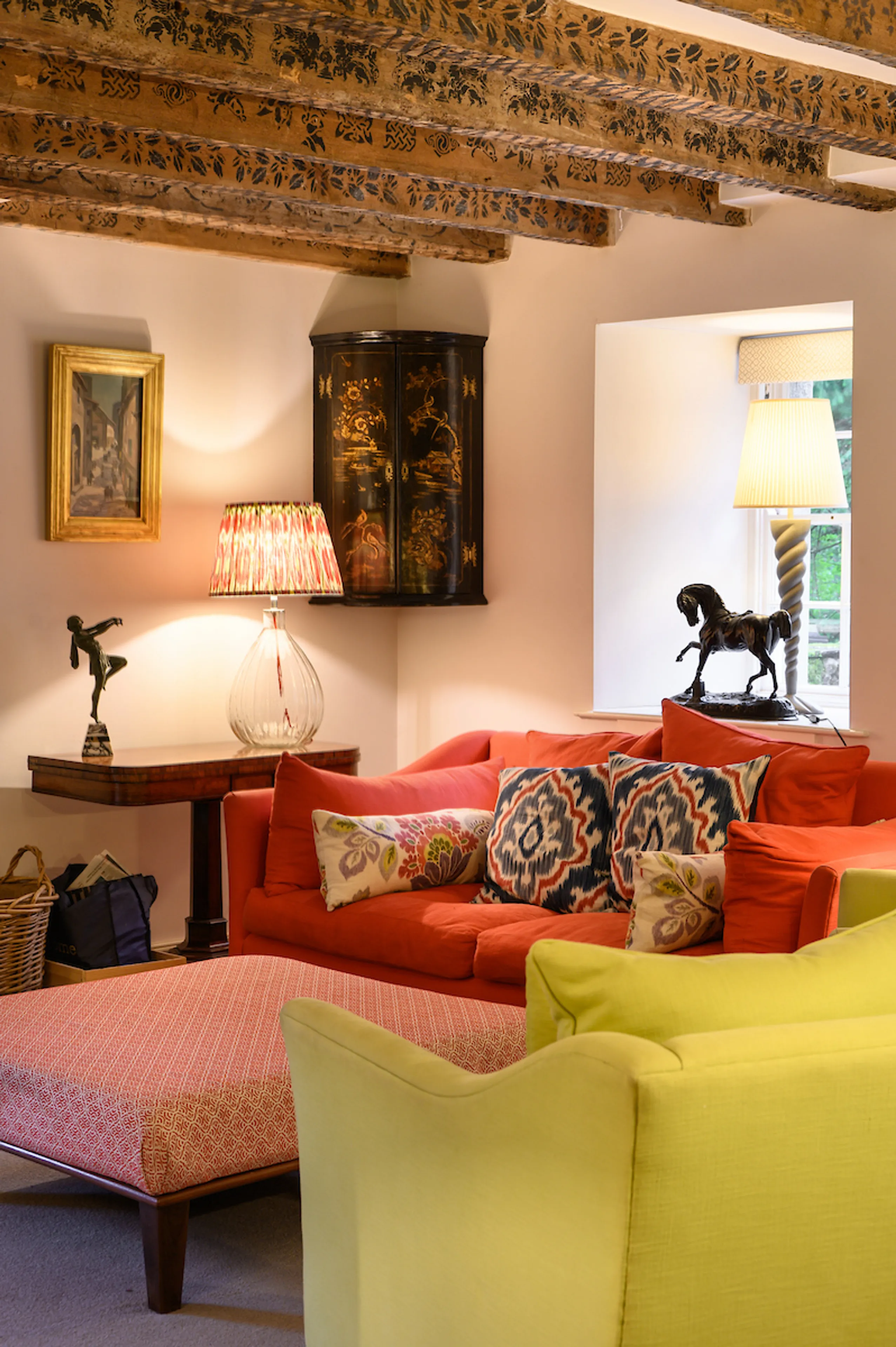 https://mr3.homeflow-assets.co.uk/files/media/image/0000/0000/daf122458ff581a4228090121fbb3653/OldPurvesHall-INTERIOR-056.jpg