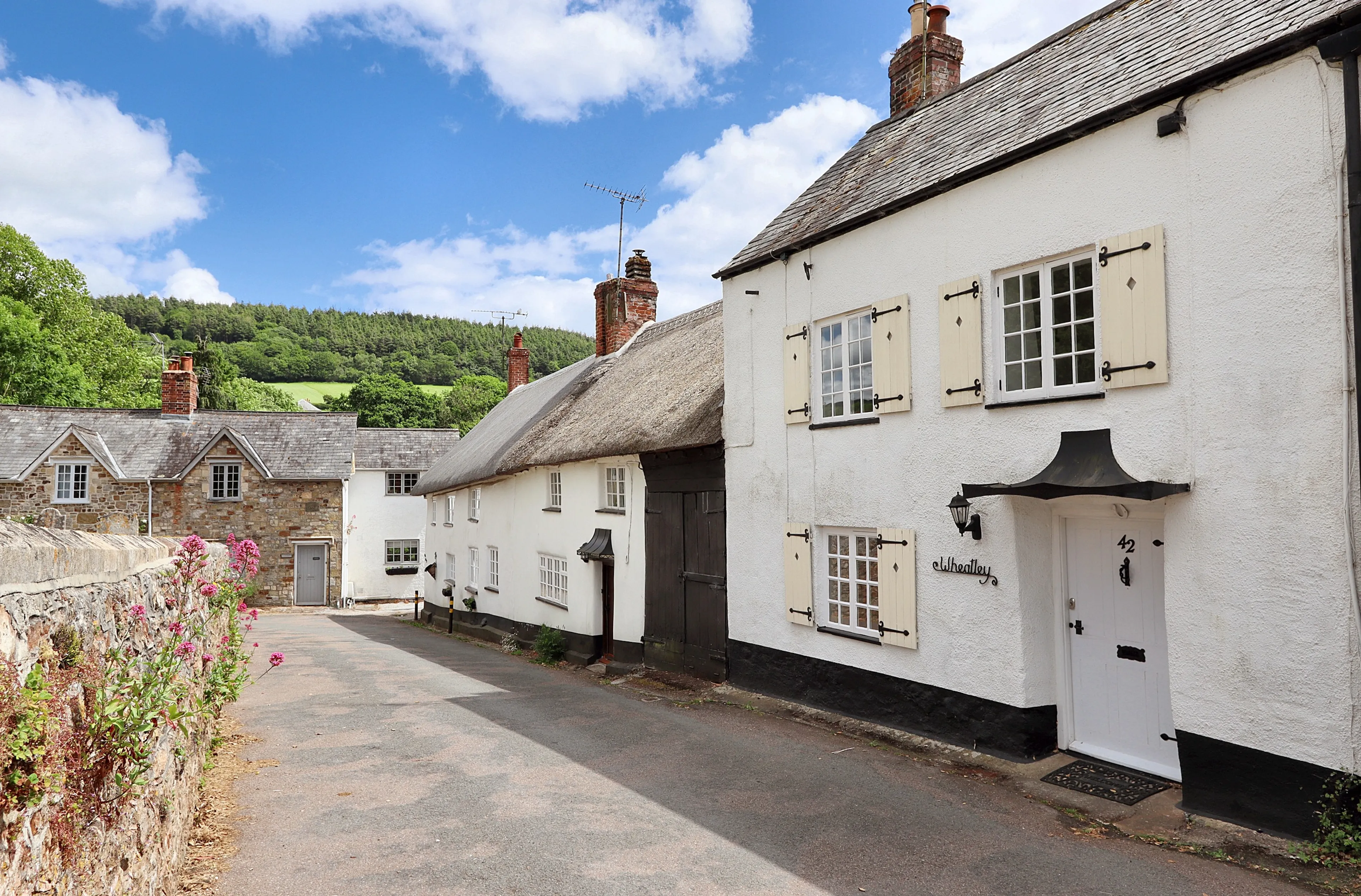 https://mr3.homeflow-assets.co.uk/files/media/image/0000/0000/dceec2c38d3b2d5733110c47b19f16c9/Sidbury-Front-elevation.jpg