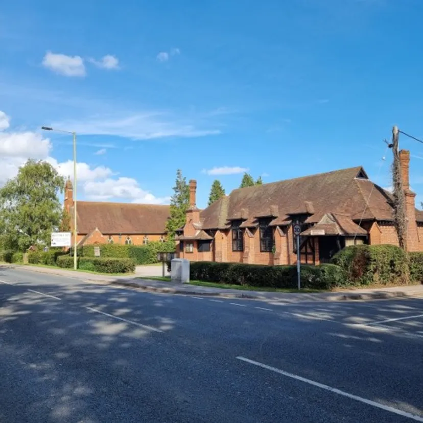 https://mr3.homeflow-assets.co.uk/files/media/image/0000/0000/1a892269d8c6da2b47b73e439a4c49fb/spencers.jpg