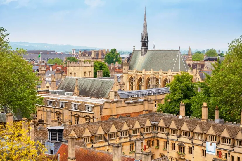 https://mr3.homeflow-assets.co.uk/files/media/image/0000/0000/3a37a8ba01f7043a10884eb63dbc036f/Summertown-oxford-1536x1024-min.jpg