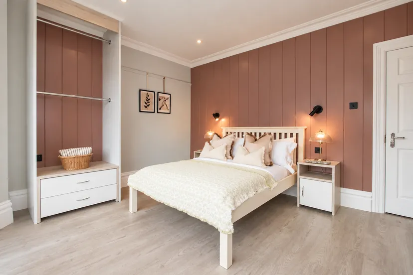 Modern-Mauve-Paneled-Bedroom-Interior.png