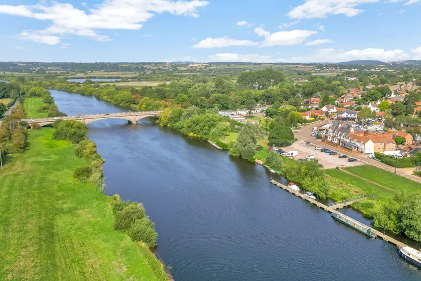 https://mr3.homeflow-assets.co.uk/files/media/image/0000/0000/774a879bcfdea482be43a8137fc076ad/BinghamOffice.Gunthorpe.jpg