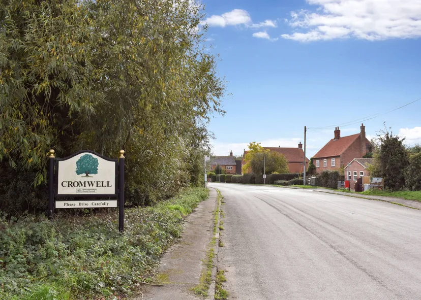 https://mr3.homeflow-assets.co.uk/files/media/image/0000/0000/fa1b4cb7d9347467a0aecc9e82e2f004/Cromwell-Area-Guide-1.jpg