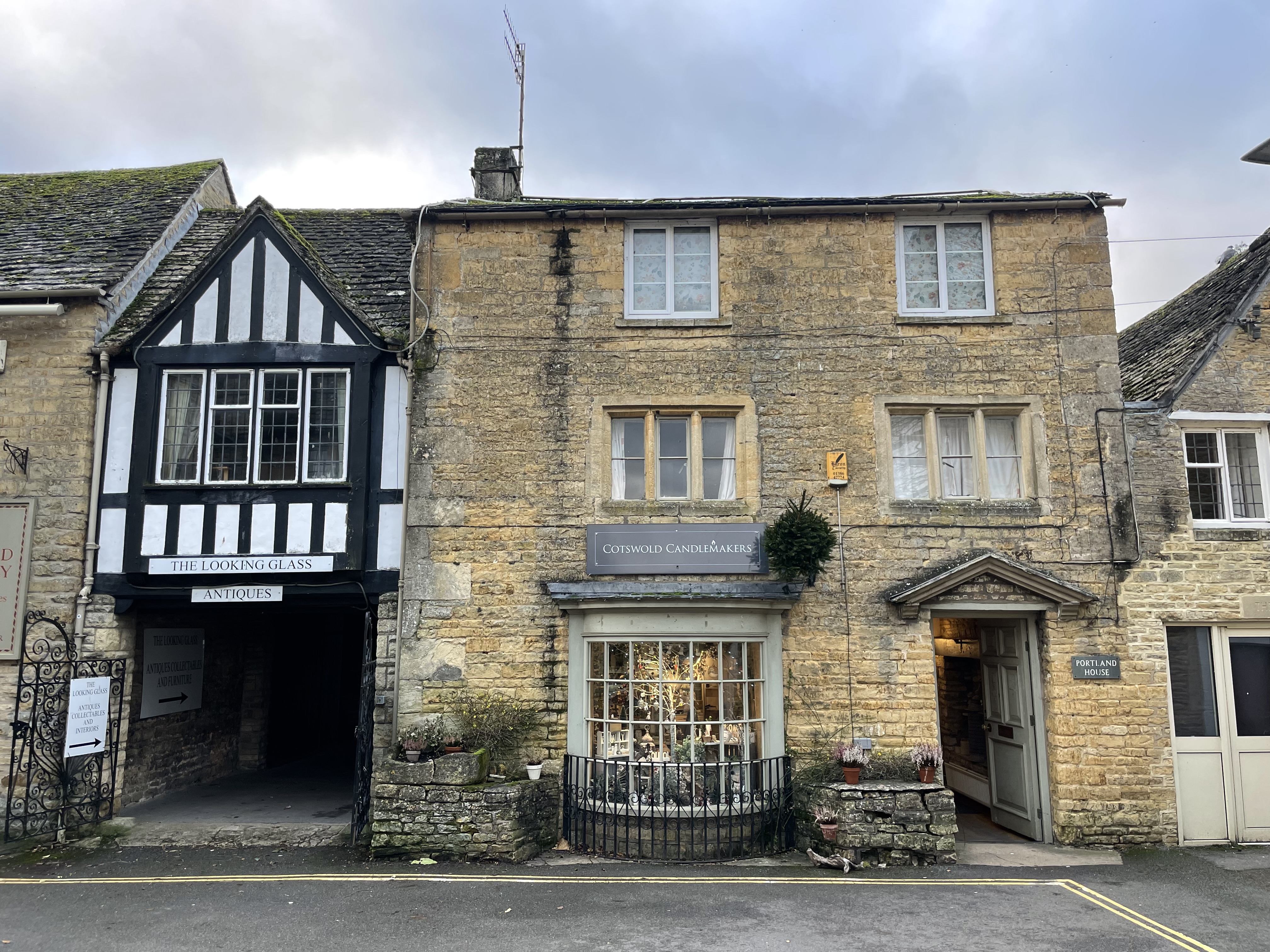 https://mr3.homeflow-assets.co.uk/files/media/image/0000/0000/863b0db5e39d28ee8e1a78a92bb1e2db/PortlandHouseMHfacade.JPG
