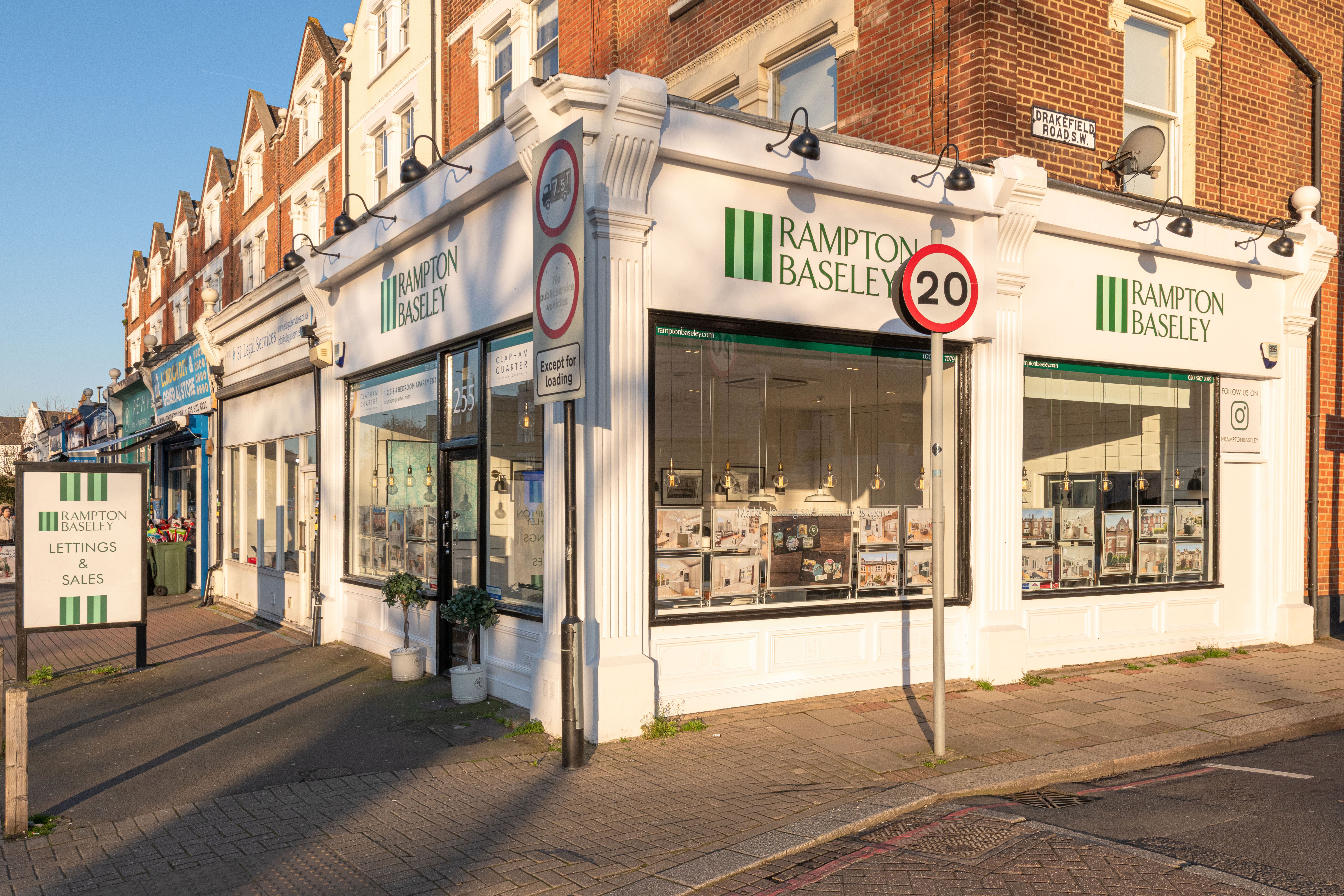 https://mr3.homeflow-assets.co.uk/files/media/image/0000/0000/8e8305708abca392e055100cd5171781/outside-office.jpg