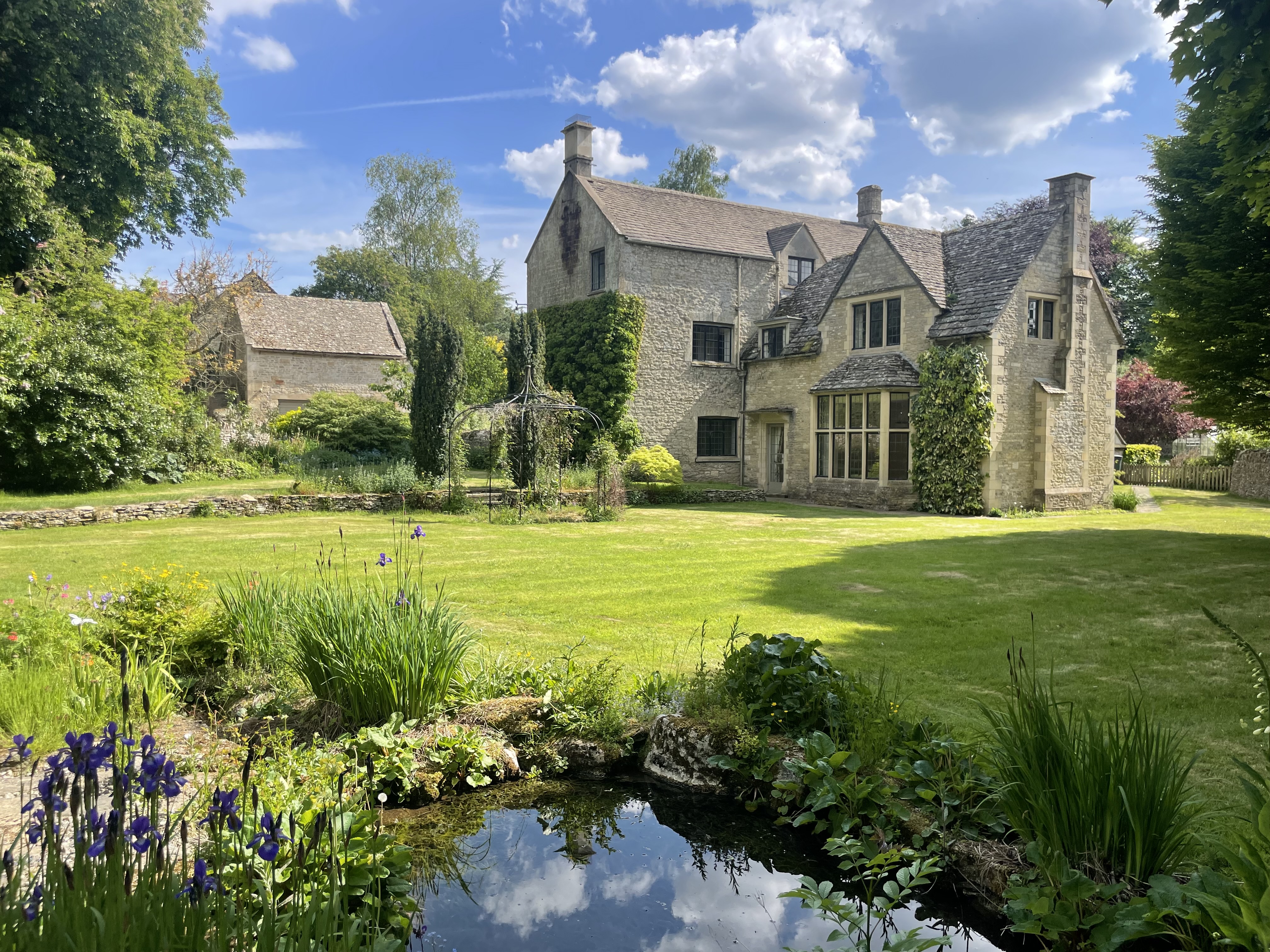 https://mr3.homeflow-assets.co.uk/files/media/image/0000/0000/ce3ad043d3c5d6ac5a4a39319981d4cf/residential_property_sales_index.JPG