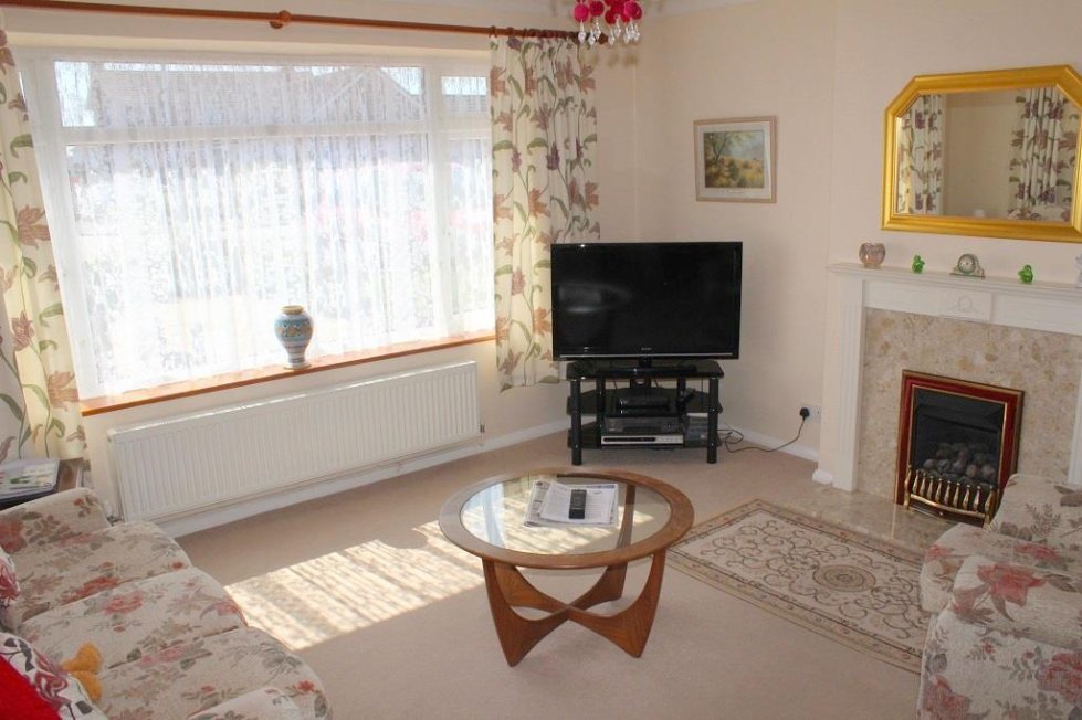 2 Bedroom Property For Sale In Ashwood Close Worthing 334 995