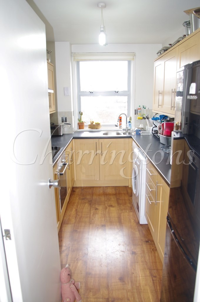 TWO BEDROOM APARTMENT FOR SALE VERULAM COURT WEST HENDON NW9 Image 5