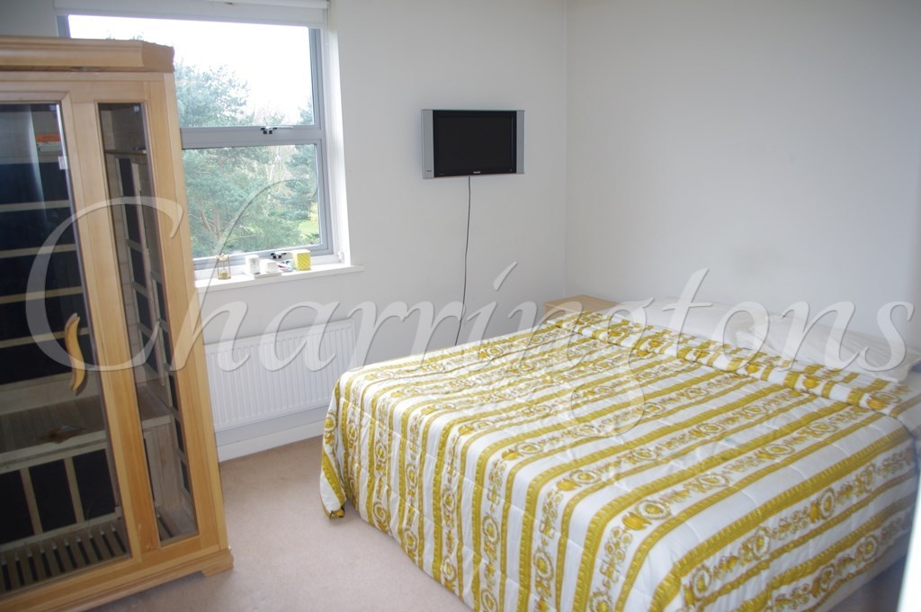 TWO BEDROOM APARTMENT FOR SALE VERULAM COURT WEST HENDON NW9 Image 4