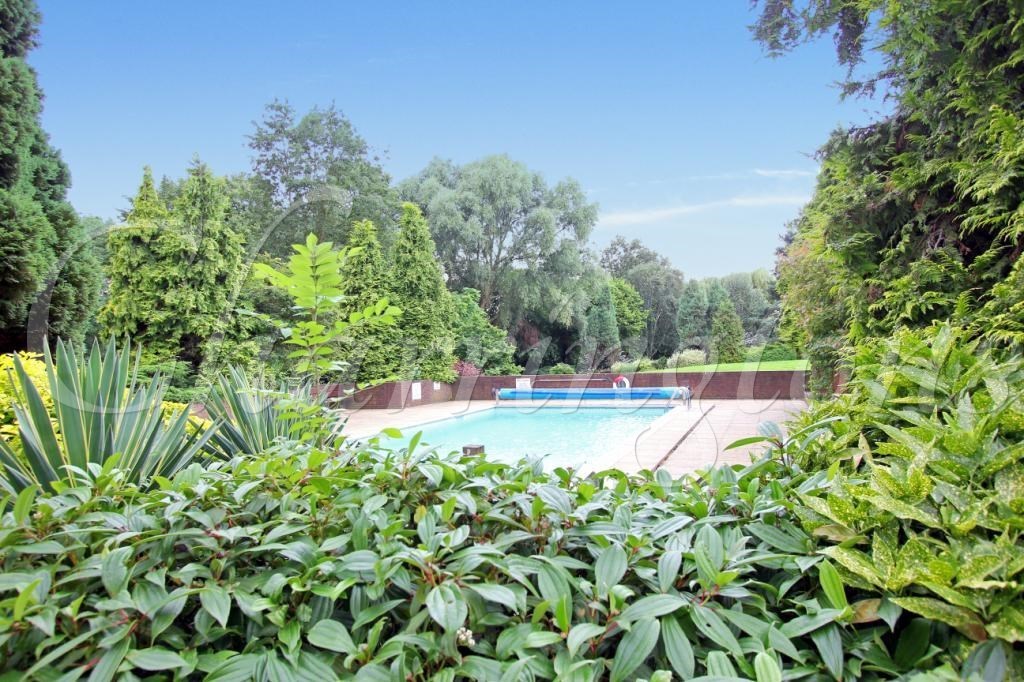 TWO BEDROOM APARTMENT FOR SALE VERULAM COURT WEST HENDON NW9 Image 8
