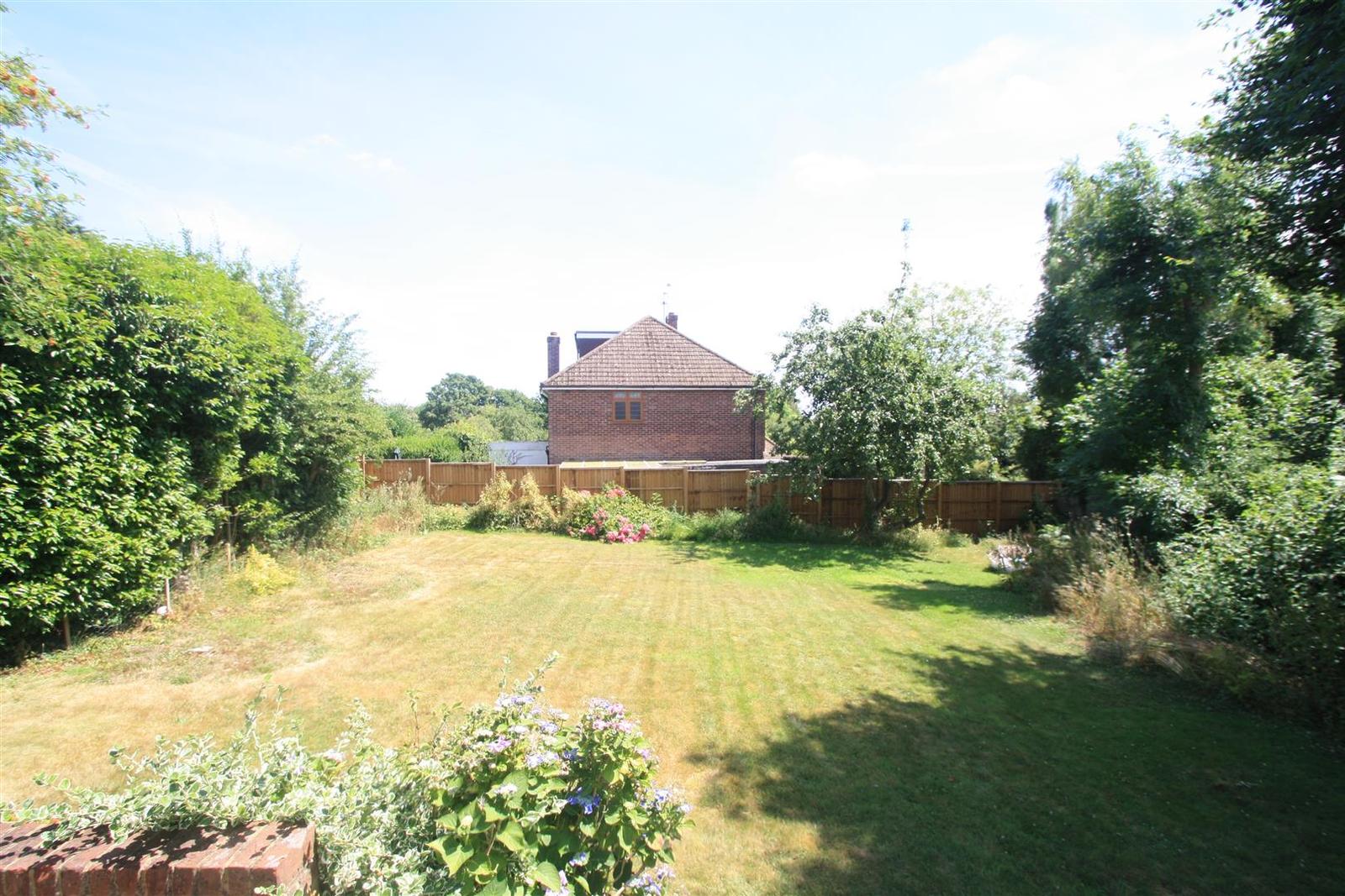 3 bedroom property for sale in Beechwood Close, Little Chalfont