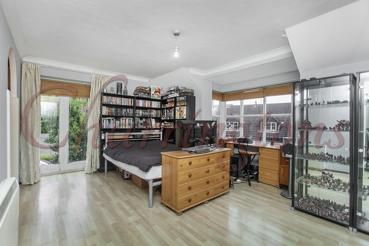 Studio Flat | Allocated Parking Space | Long Lease | NW9 Image 2