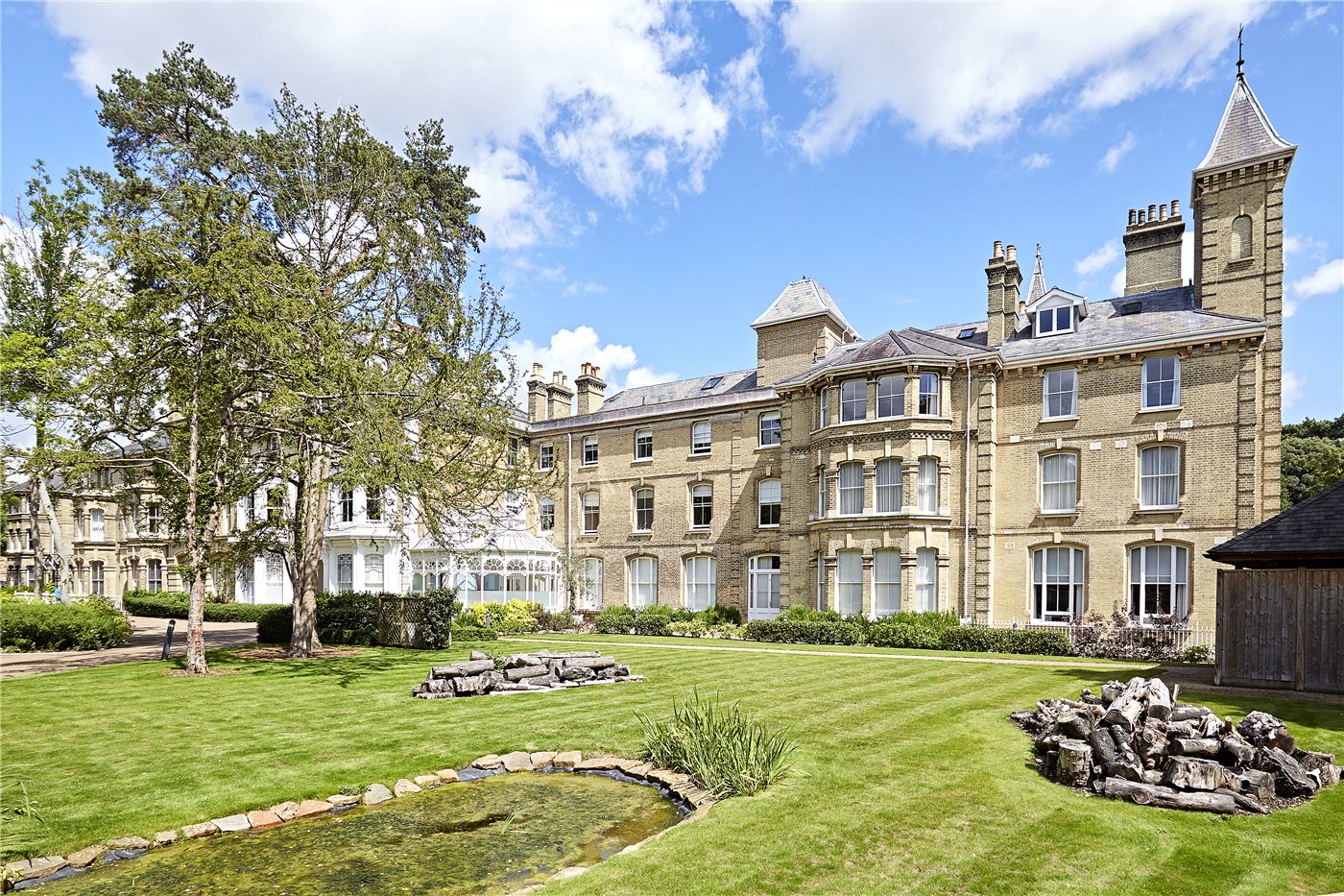 2 bedroom property for sale in Normansfield Court, 22 Langdon Park