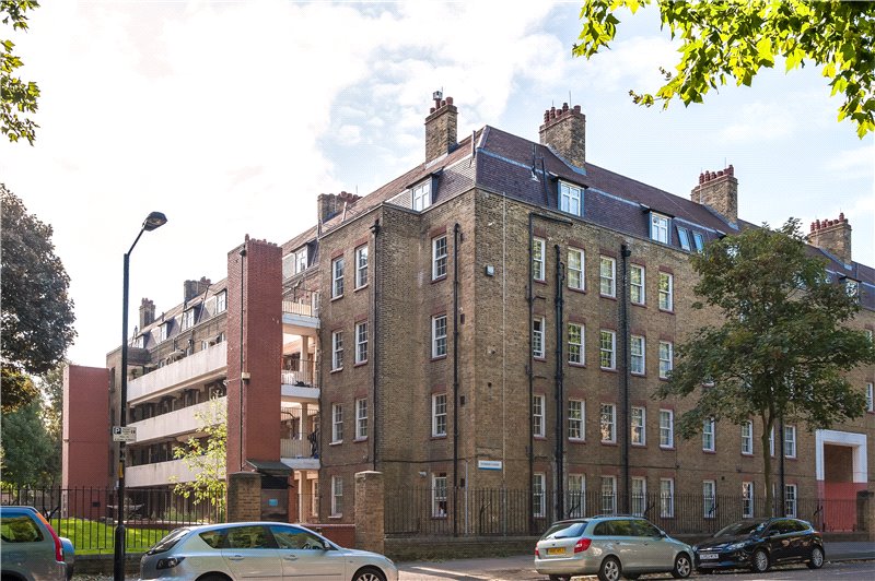 1 bedroom property for sale in Dickens House, Doddington Grove