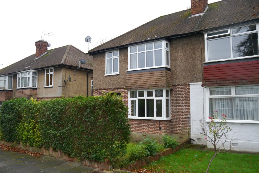 2 bedroom property to rent in Windsor Road, Herts, EN5 £1200 pcm