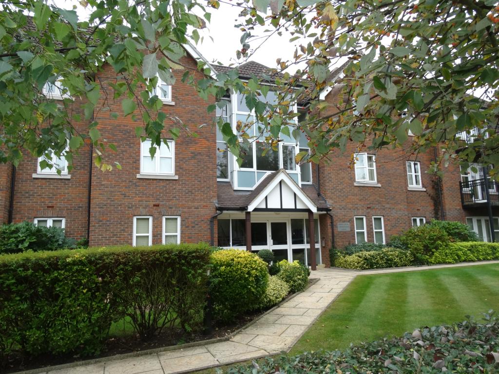 2 bedroom property to rent in Beckenham Grove, Bromley, BR2 £1325 pcm
