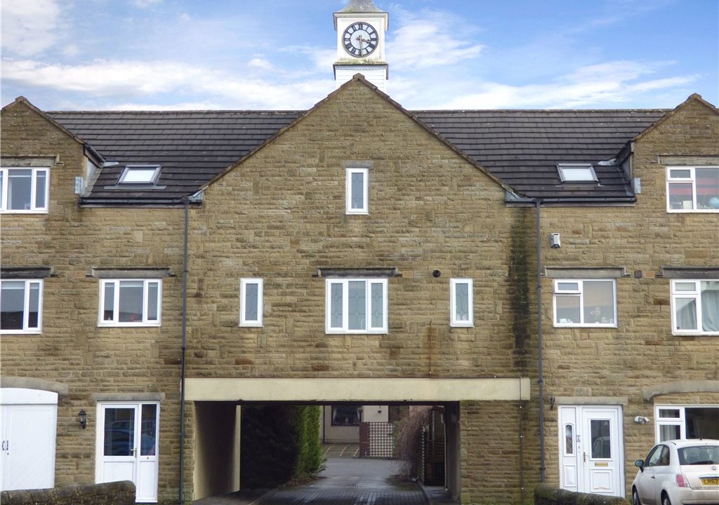 3 bedroom property to let in Carleton Avenue, Skipton, North Yorkshire
