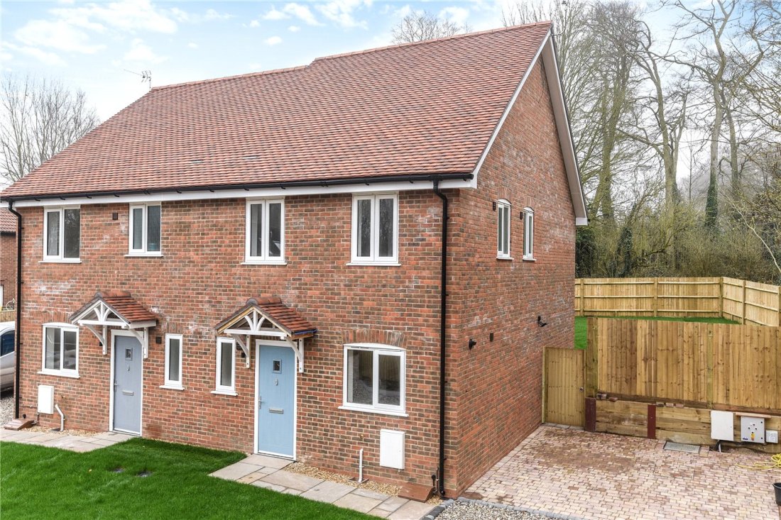4 bedroom property for sale in Hatch Warren Cottages, Hatch Warren Lane