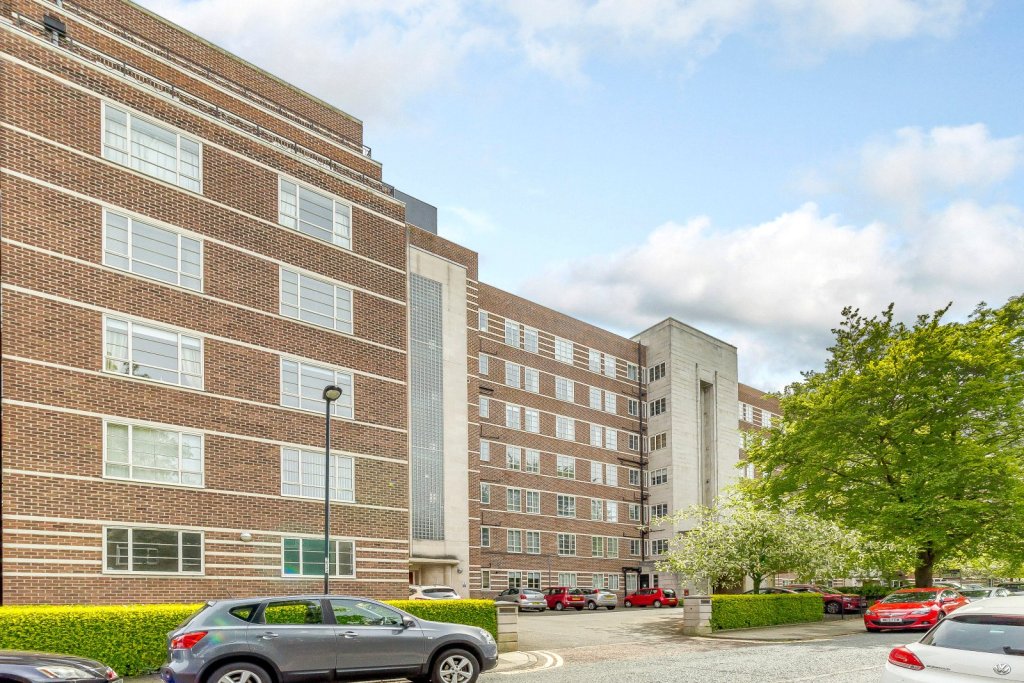 2 bedroom apartment for sale in Moor Court, Gosforth, Newcastle Upon