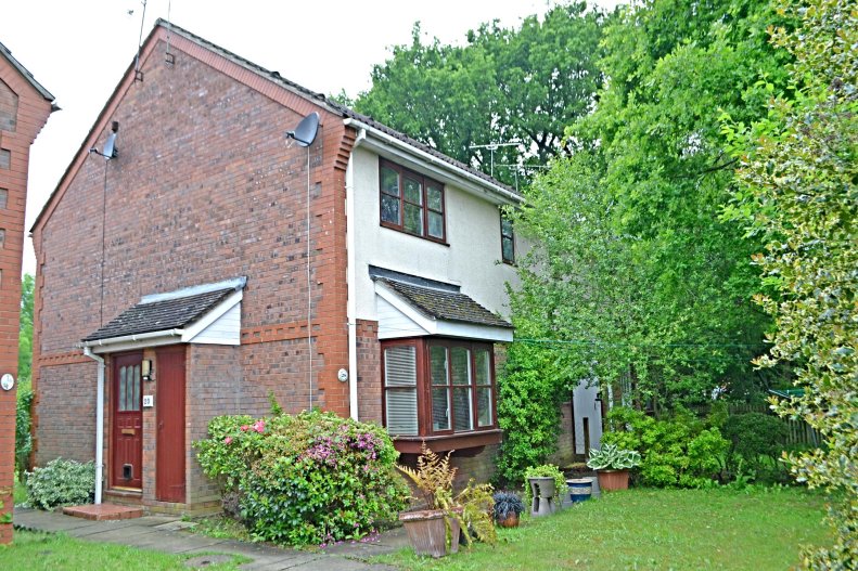 1 Bedroom House Terraced For Sale In Dakin Close Maidenbower Crawley West Sus Rh10 7lj Northwood Crawley 1 Bedroom House Terraced For Sale In Dakin Close Maidenbower Crawley West Sus Rh10 7lj Northwood Crawley