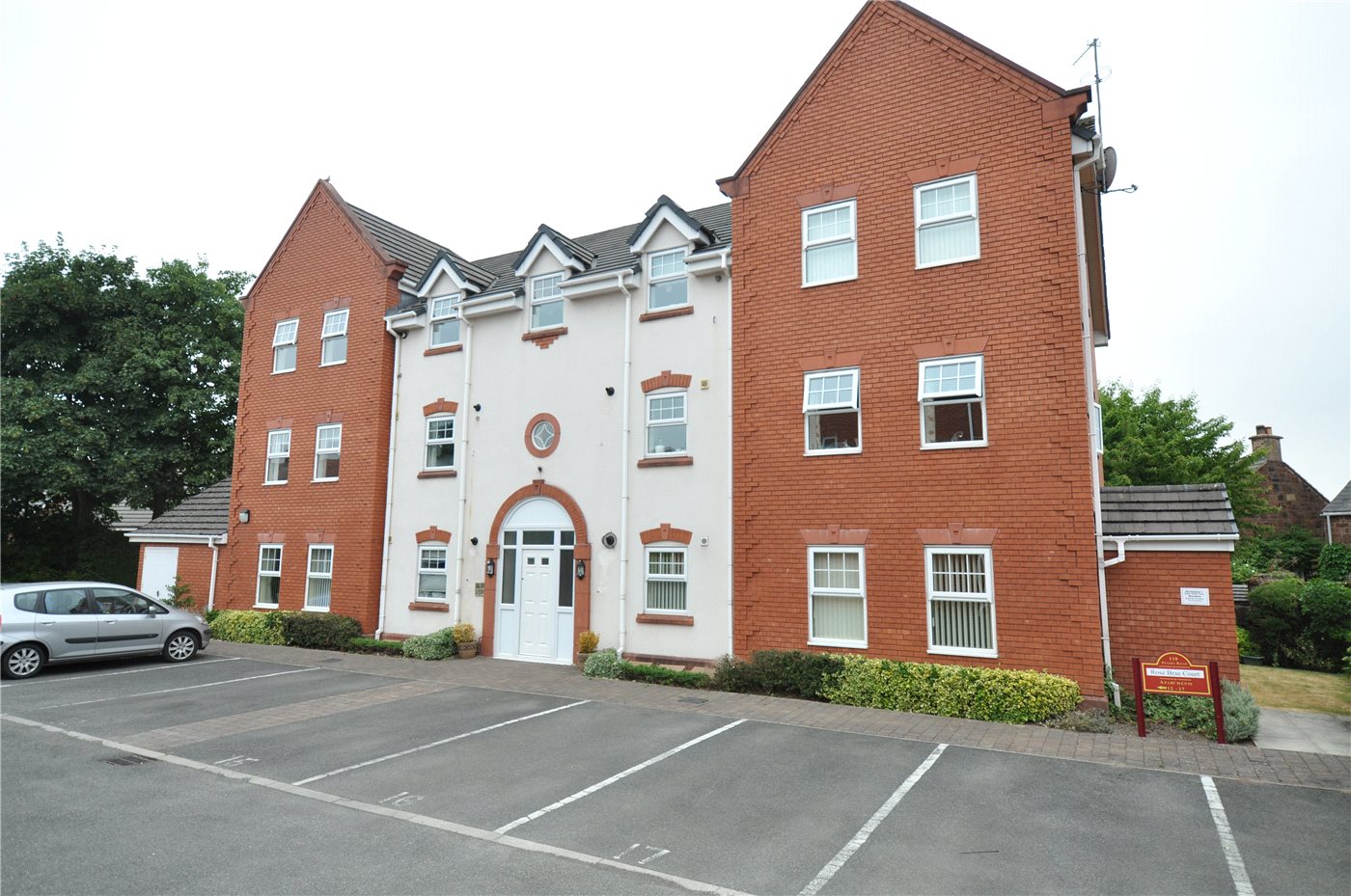 2 bedroom property for sale in Pensby Road, Heswall, Wirral, CH60 £