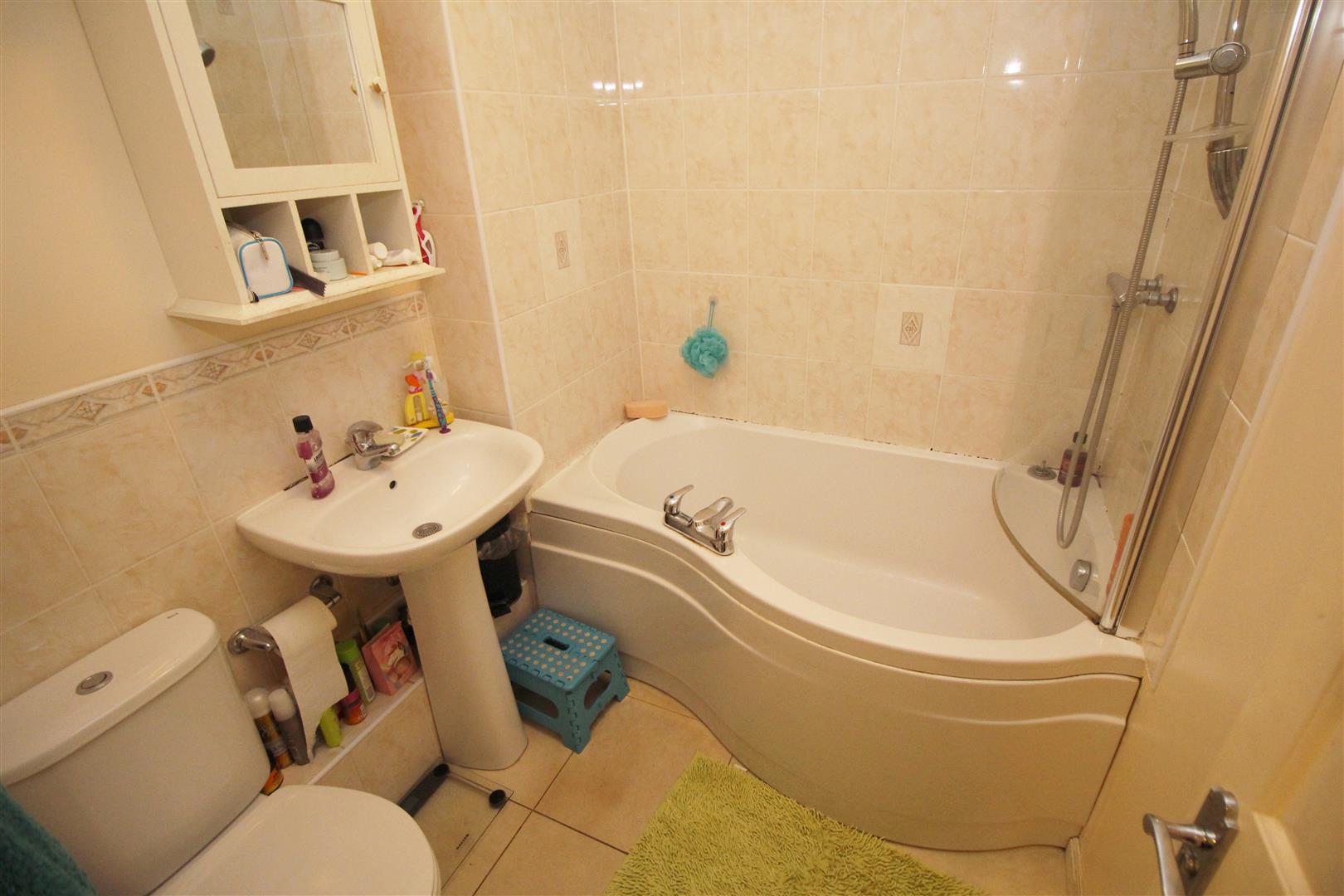 Glenview Close, Northgate Image 3