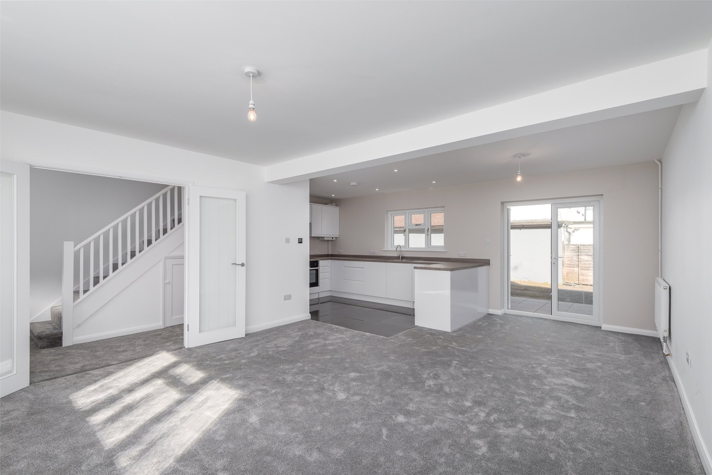 3 Bedroom Property For Sale In Brighton Road Salfords Redhill Rh1 399950 3 Bedroom Property For Sale In Brighton Road Salfords Redhill Rh1 399950